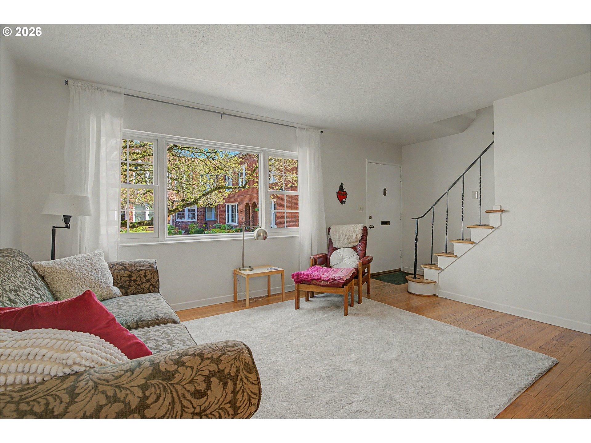 4341 NE HALSEY ST 18