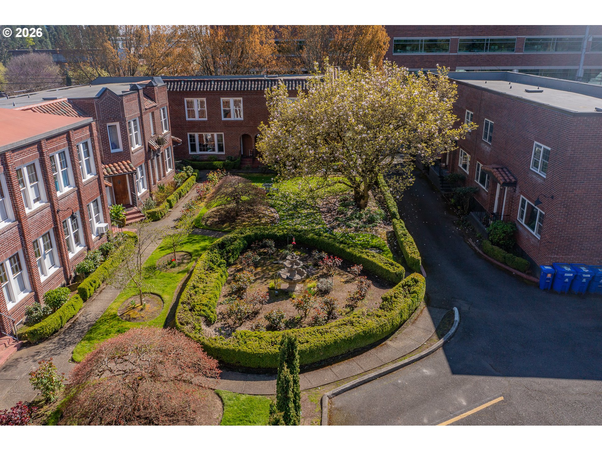 4341 NE HALSEY ST 18