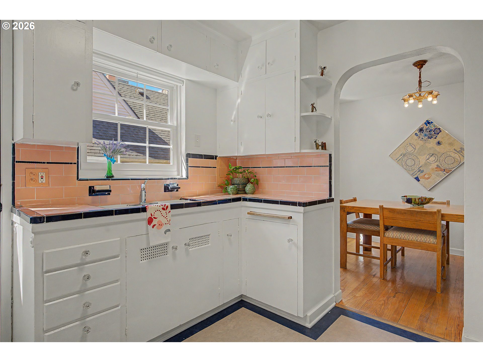 4341 NE HALSEY ST 18