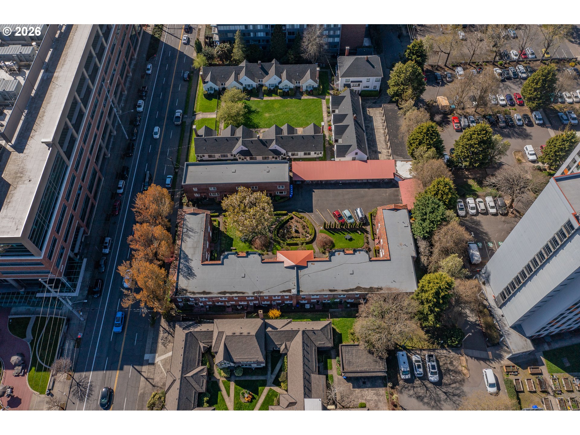 4341 NE HALSEY ST 18