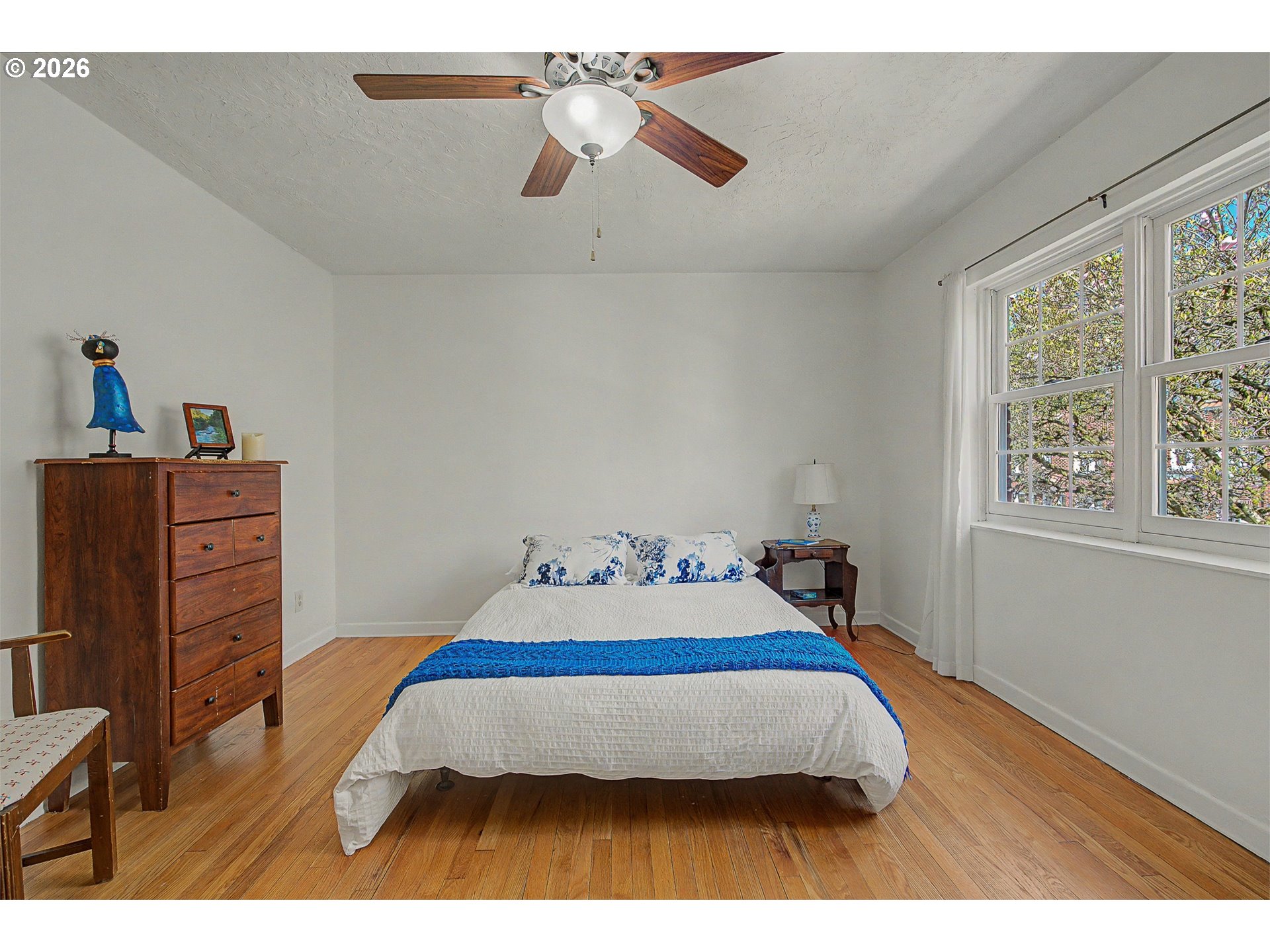 4341 NE HALSEY ST 18