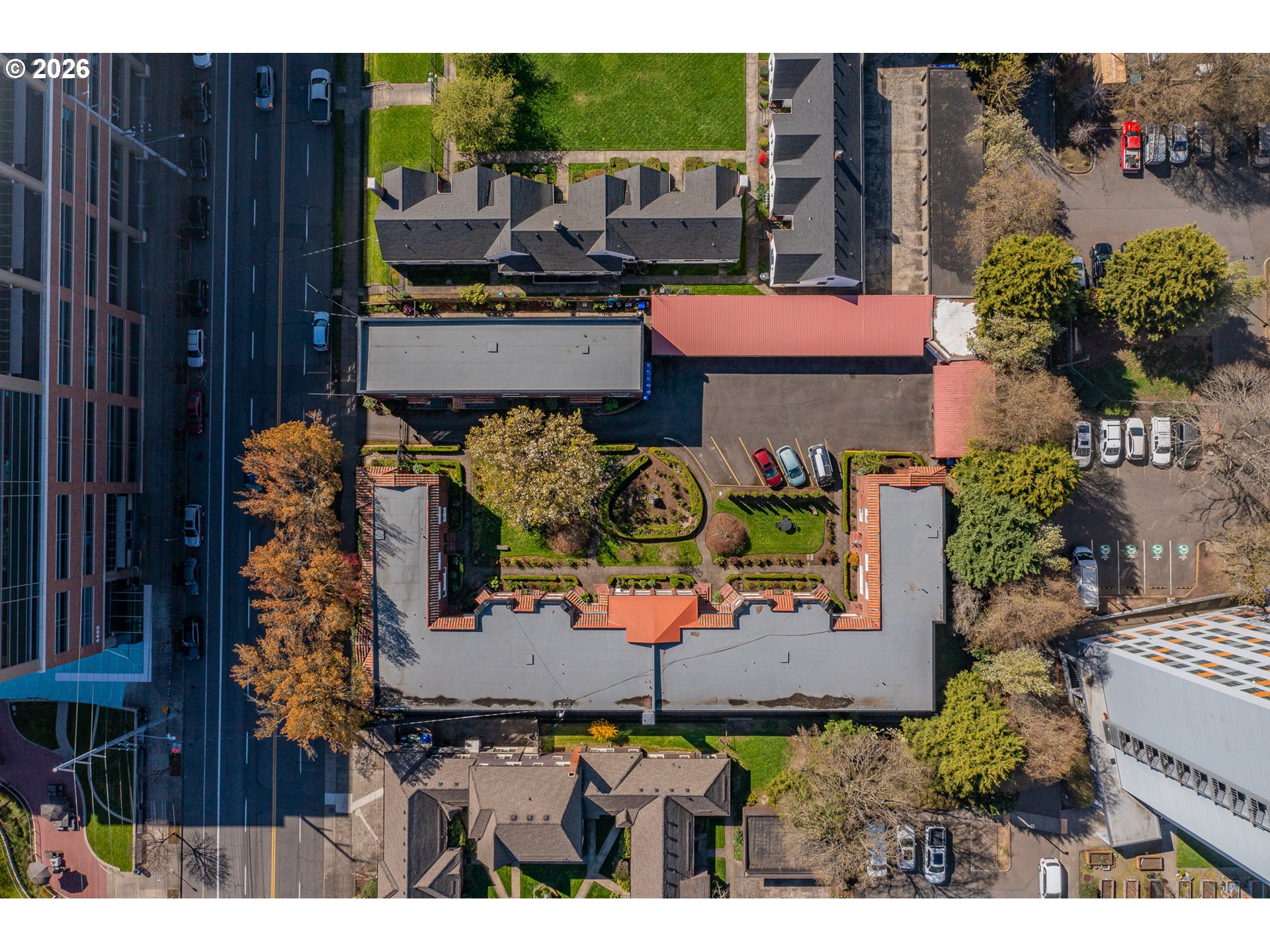 4341 NE HALSEY ST 18