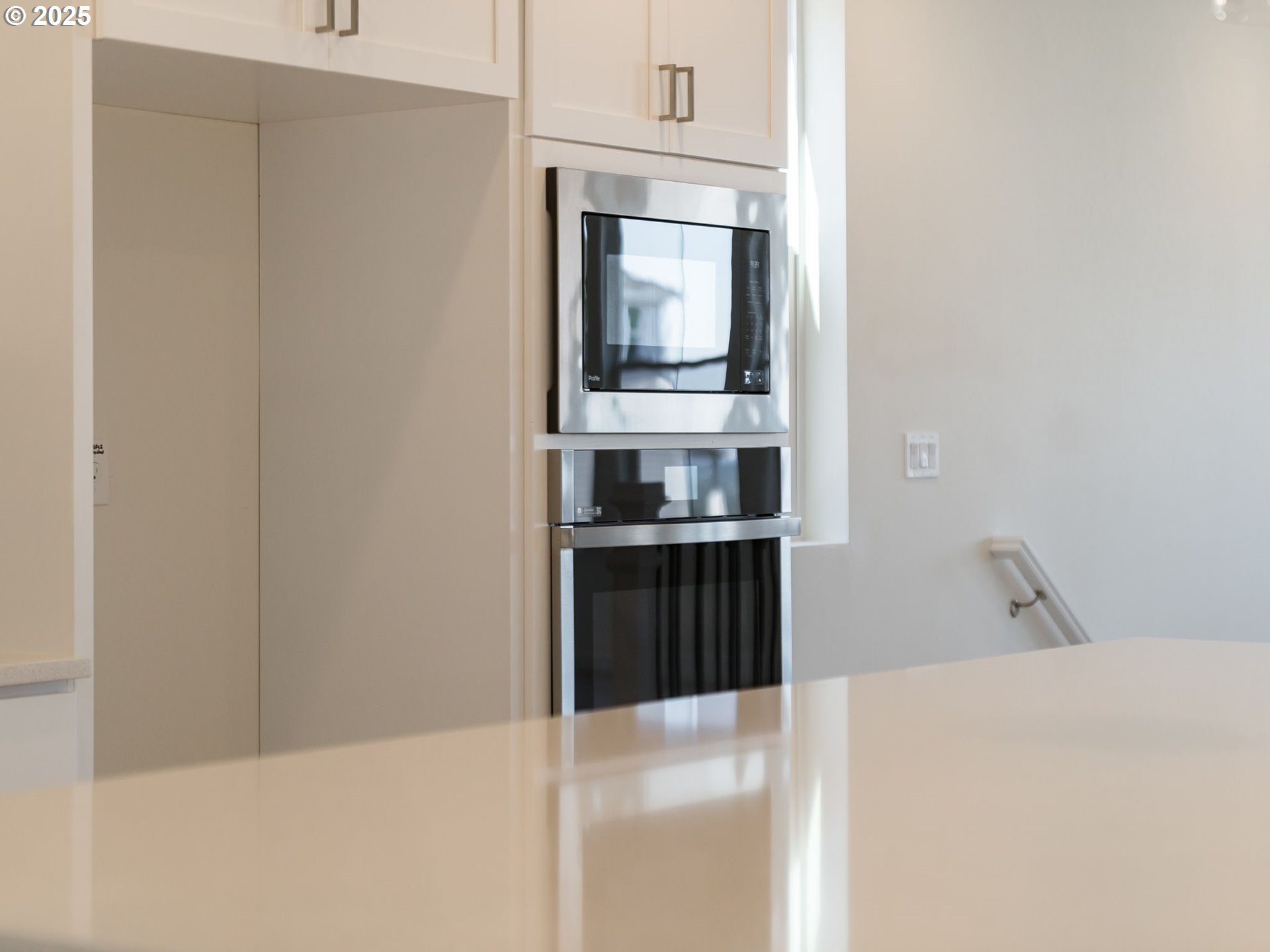 2128 NE RIDGE RUN LN