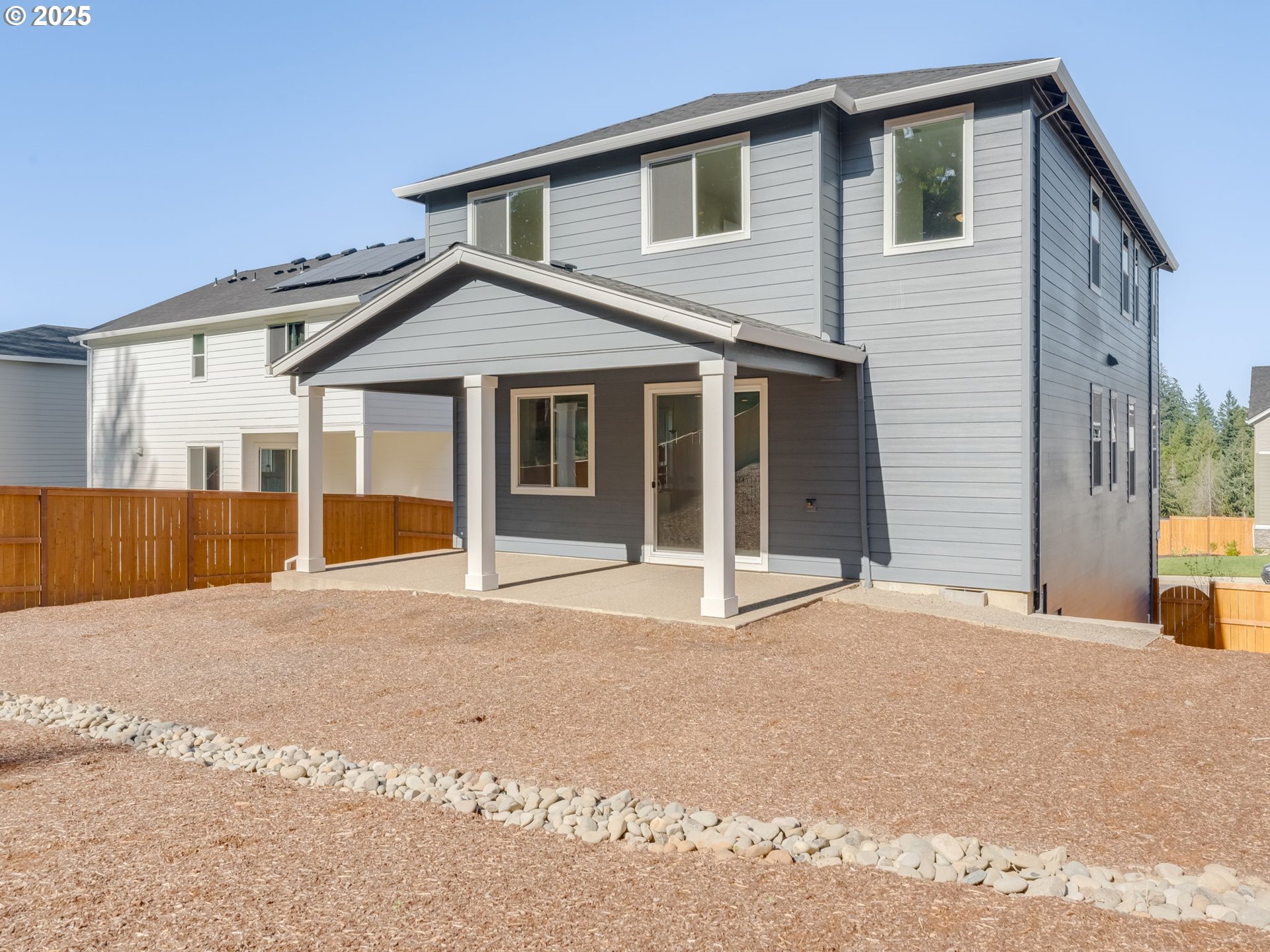 2128 NE RIDGE RUN LN