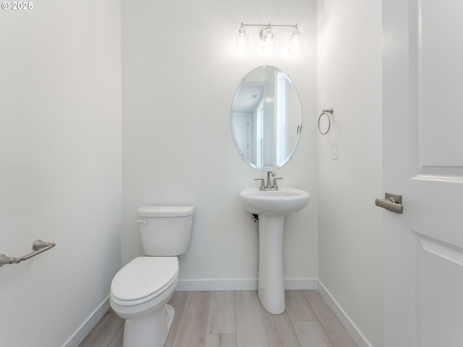 2128 NE RIDGE RUN LN