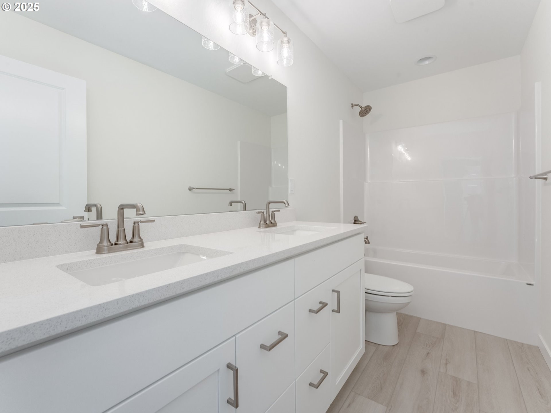 2128 NE RIDGE RUN LN