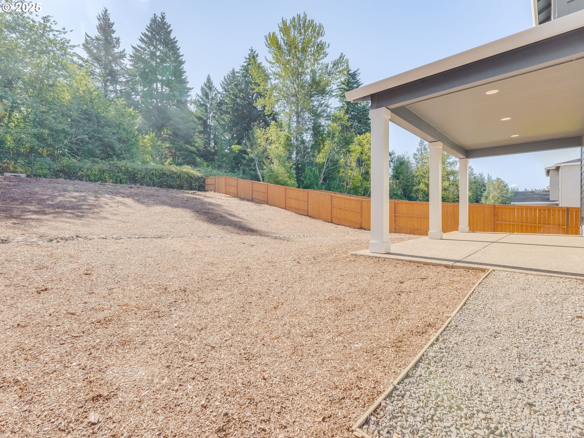 2128 NE RIDGE RUN LN