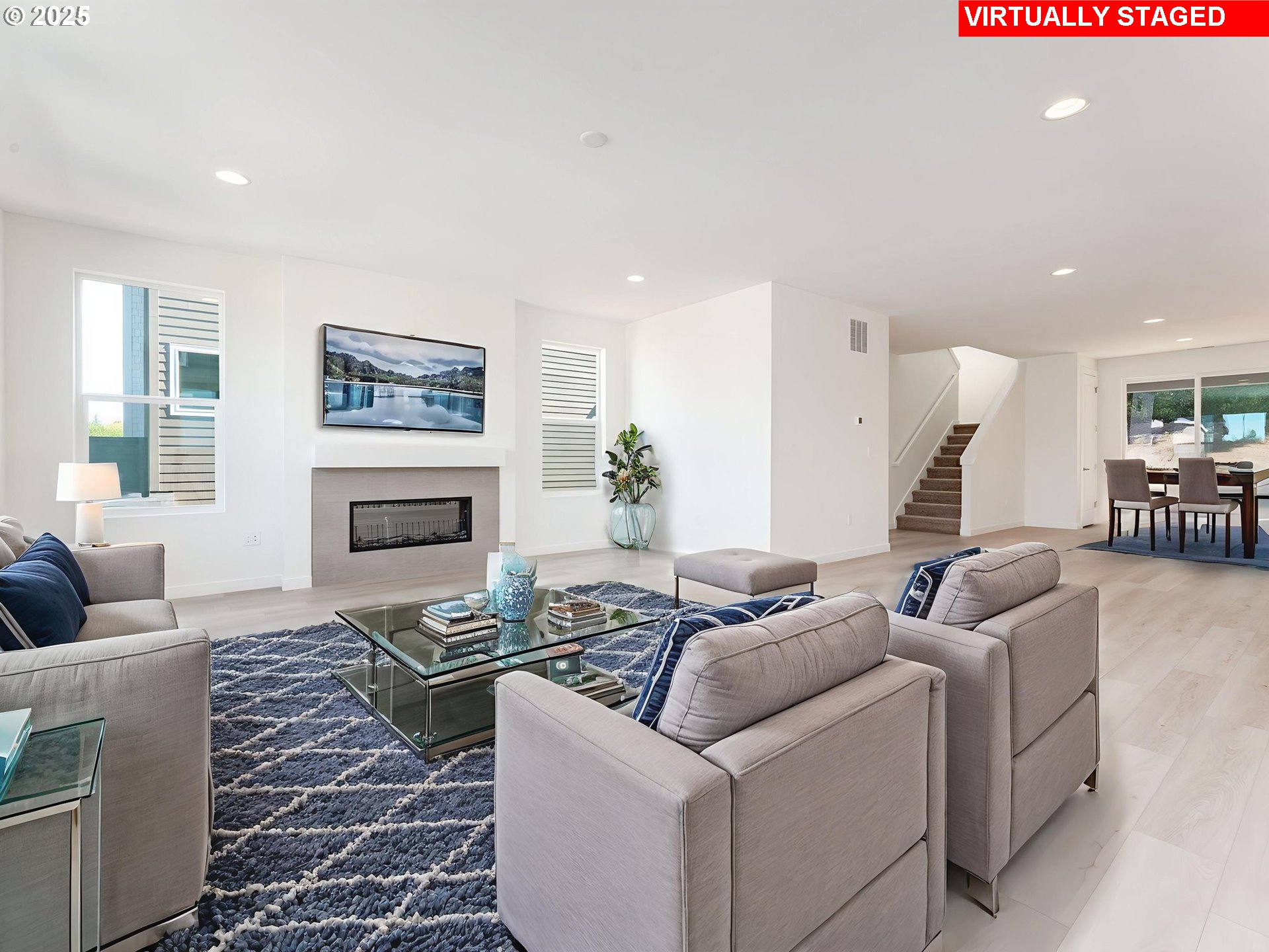 2128 NE RIDGE RUN LN