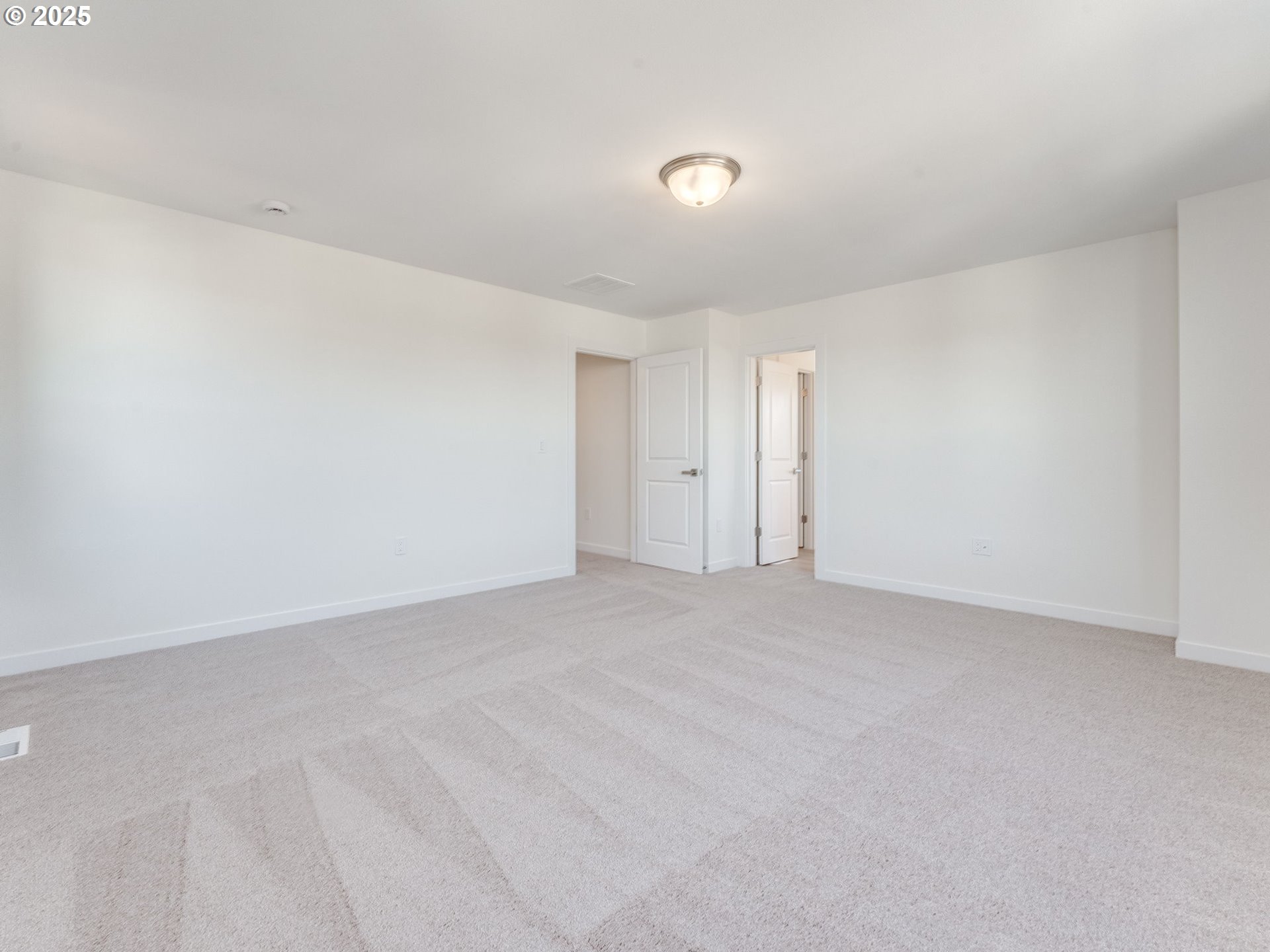 2128 NE RIDGE RUN LN