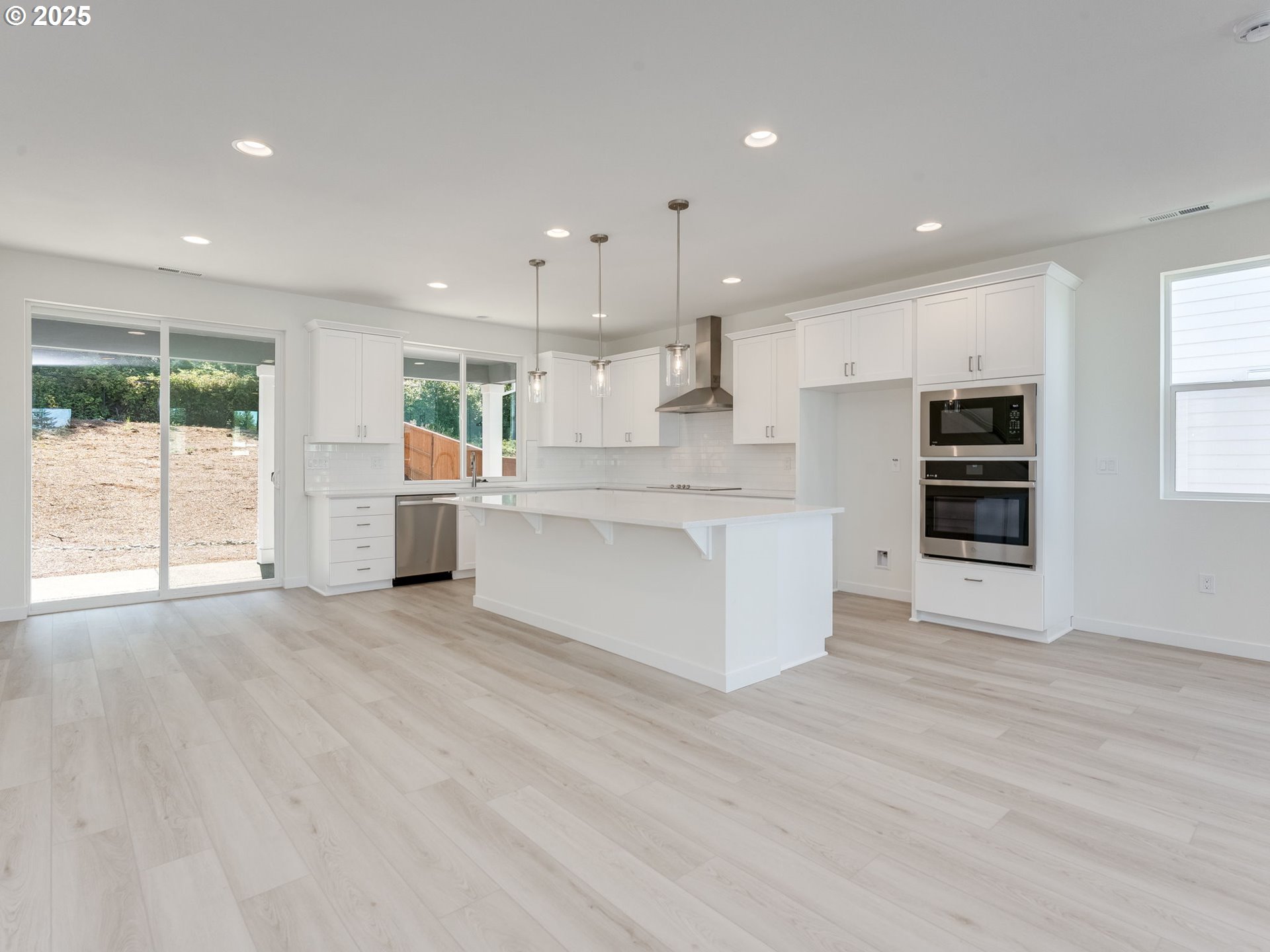 2128 NE RIDGE RUN LN