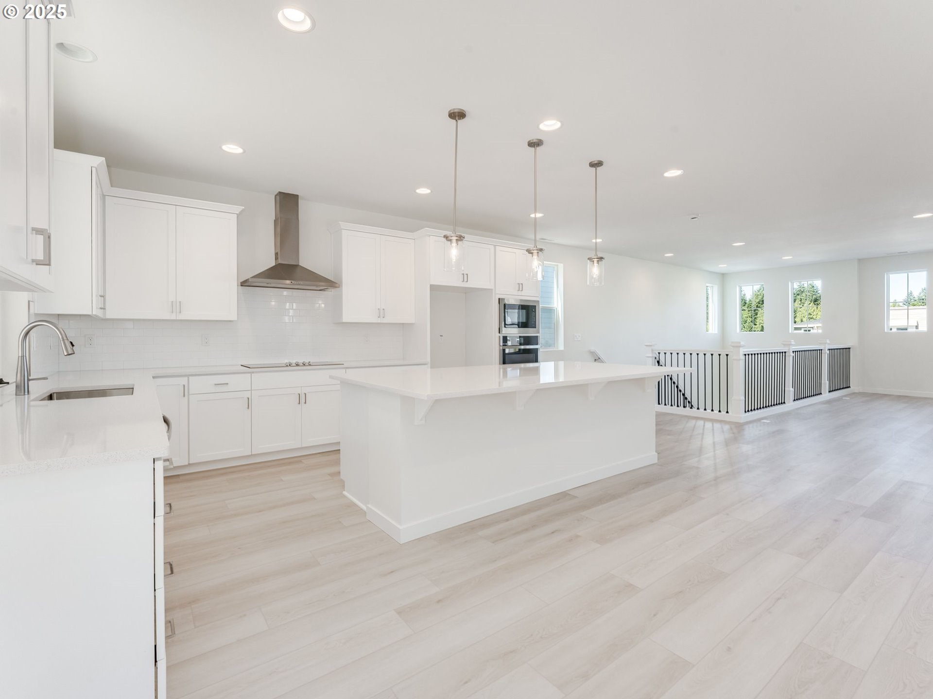 2128 NE RIDGE RUN LN