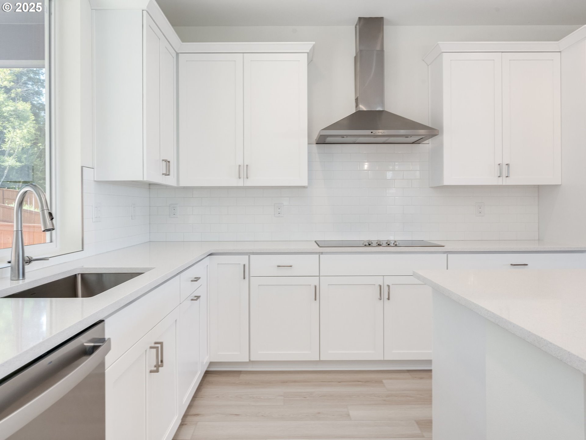 2128 NE RIDGE RUN LN