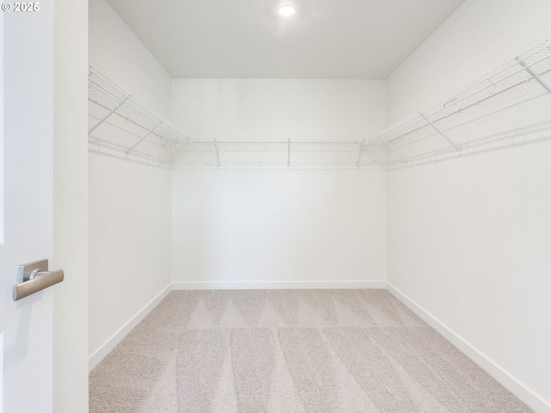 2128 NE RIDGE RUN LN