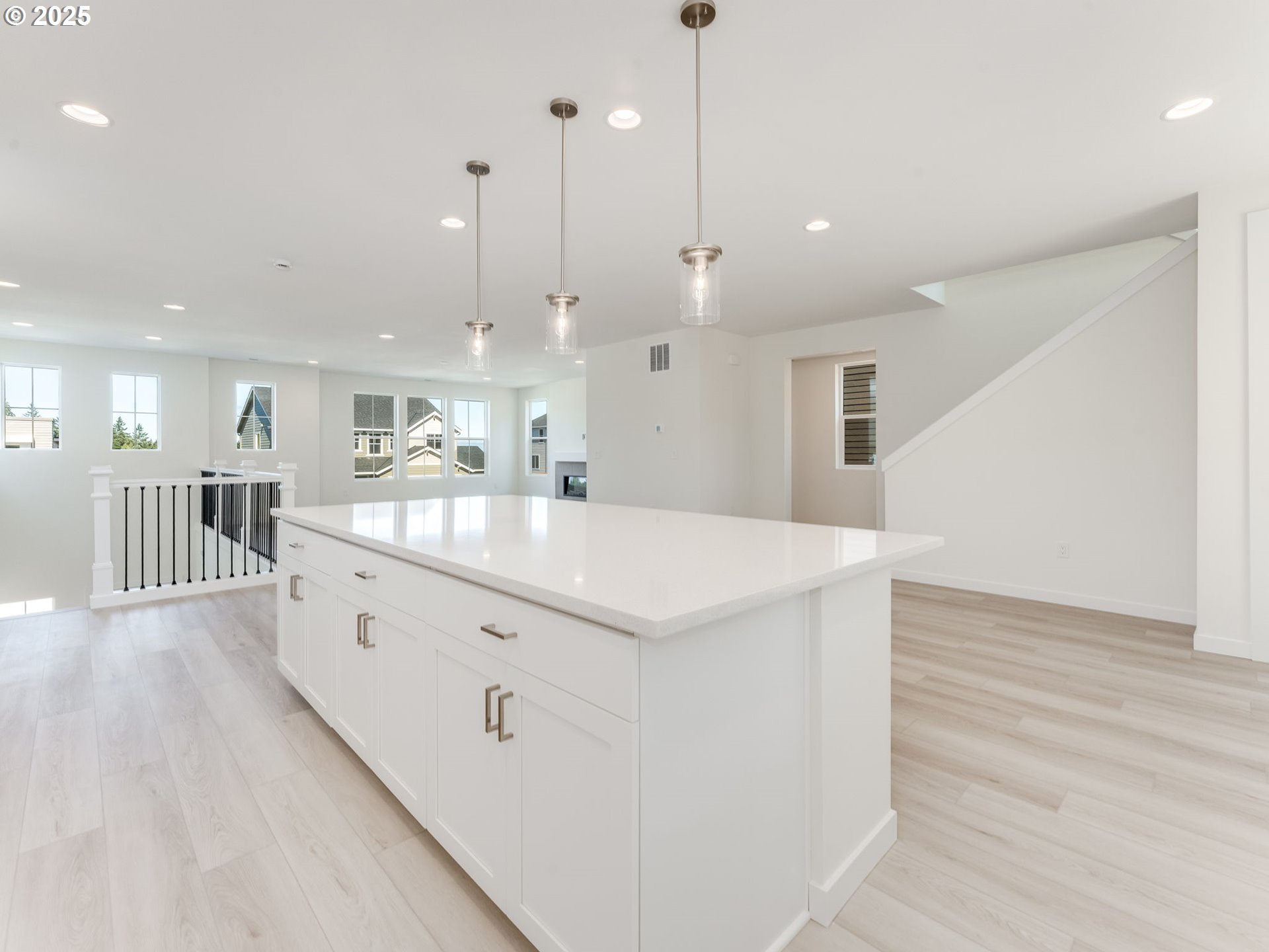 2128 NE RIDGE RUN LN