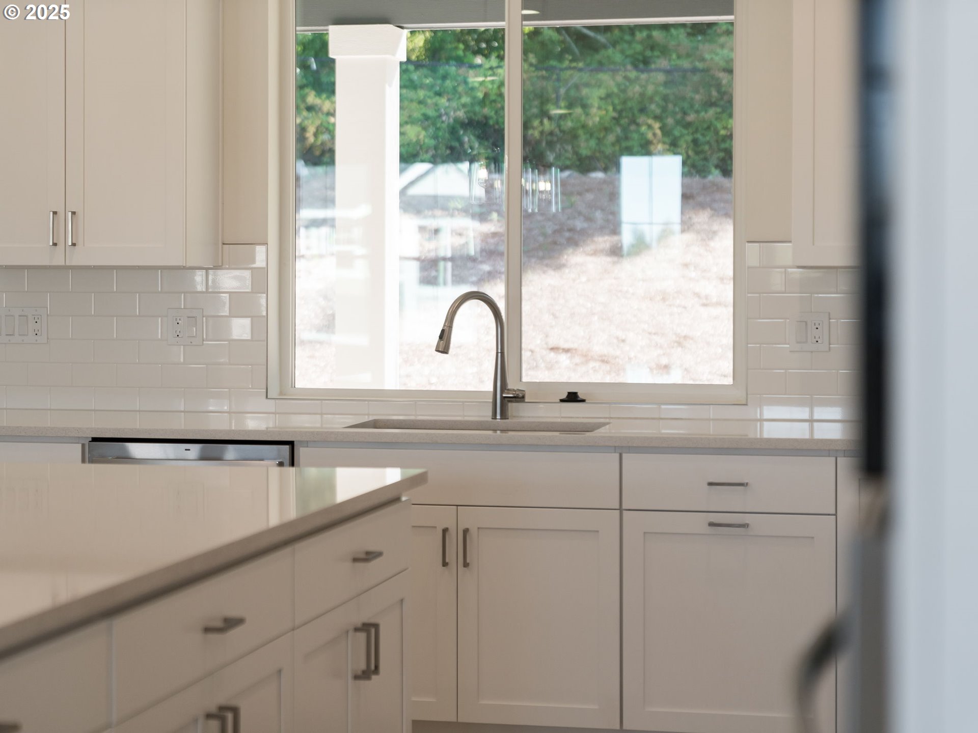 2128 NE RIDGE RUN LN