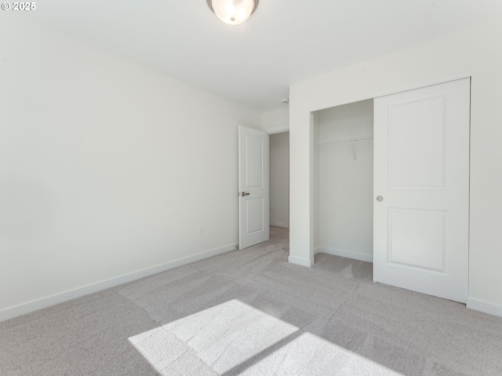 2128 NE RIDGE RUN LN