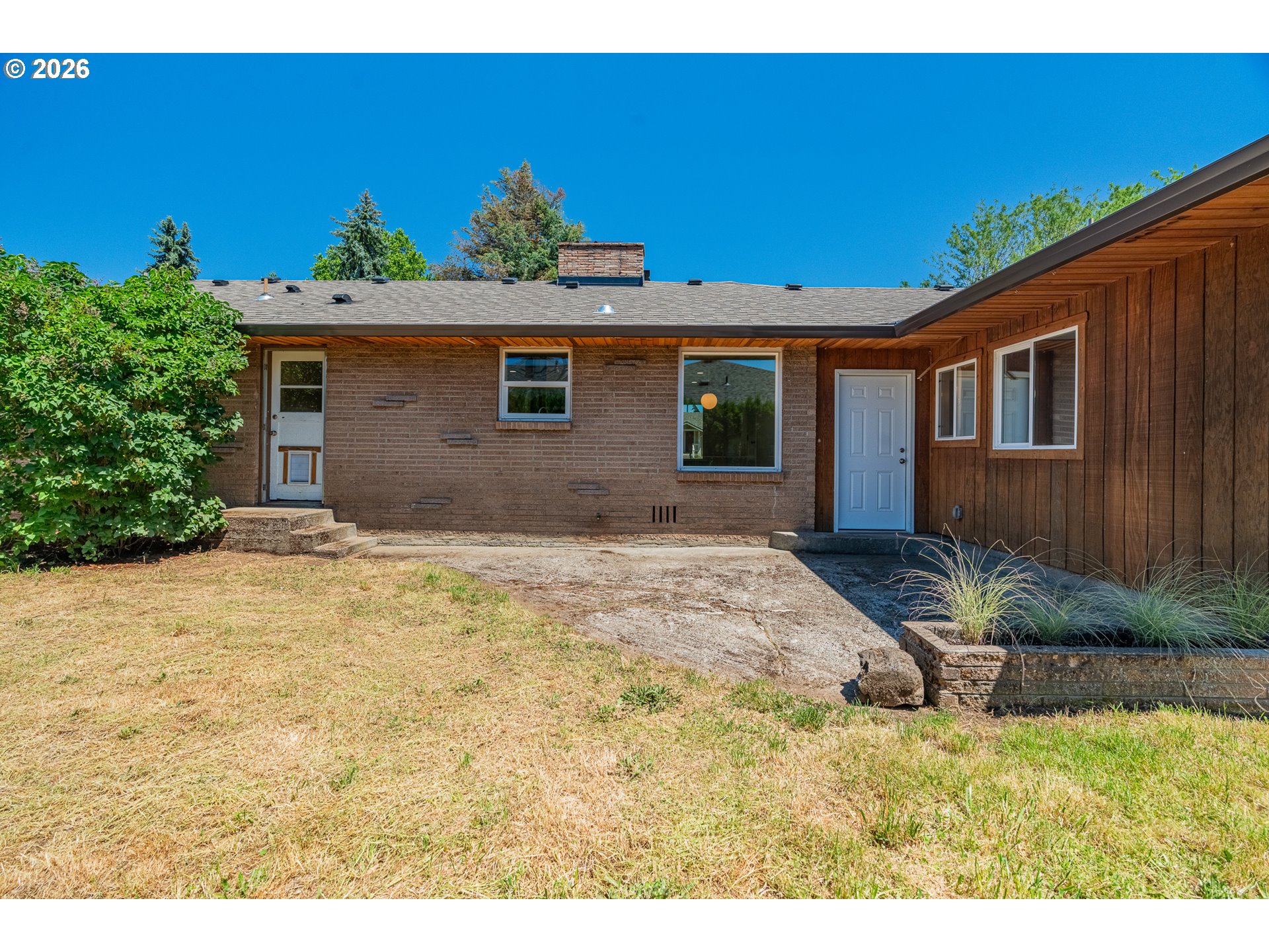 1315 N LOCUST ST