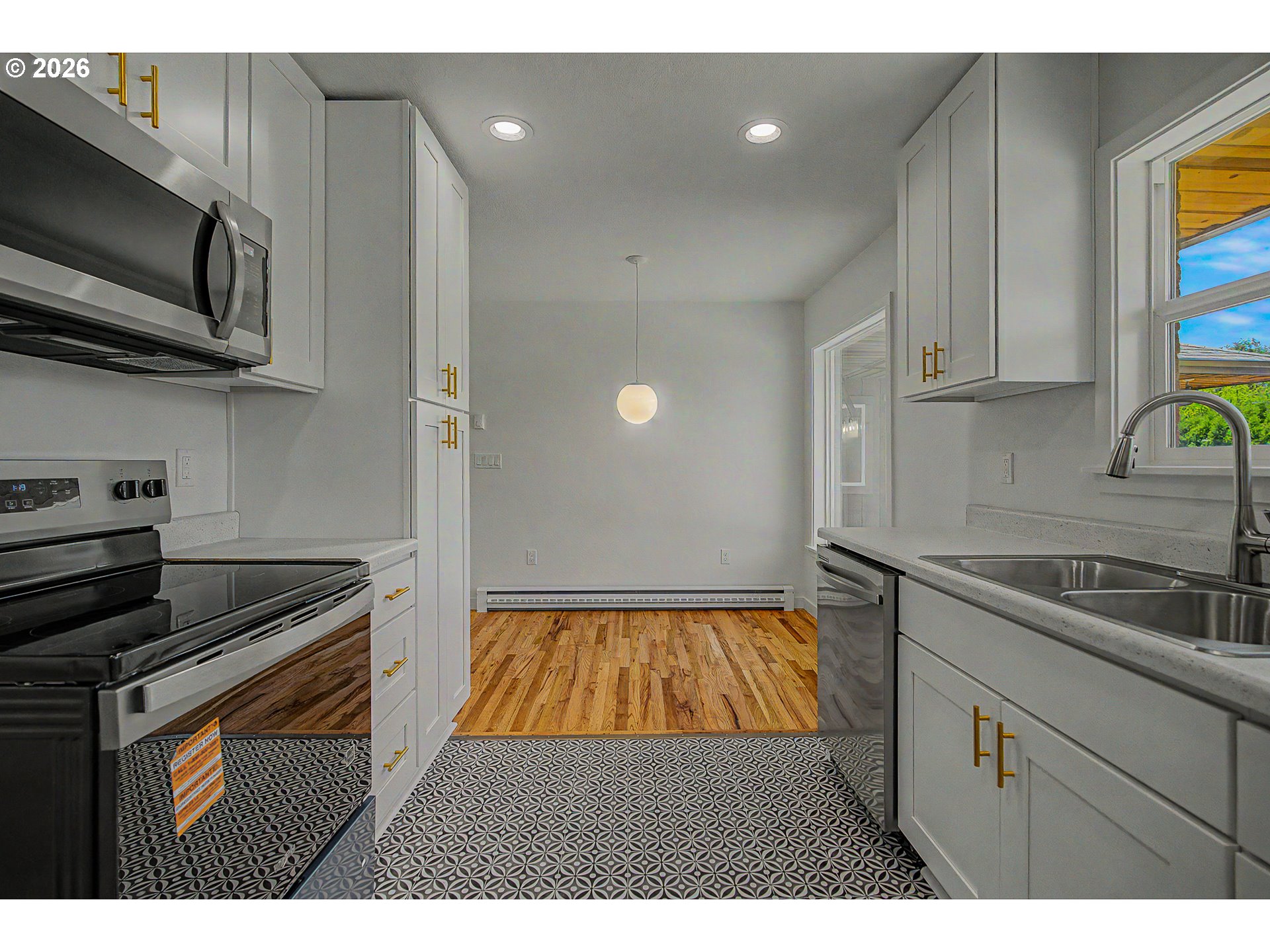 1315 N LOCUST ST