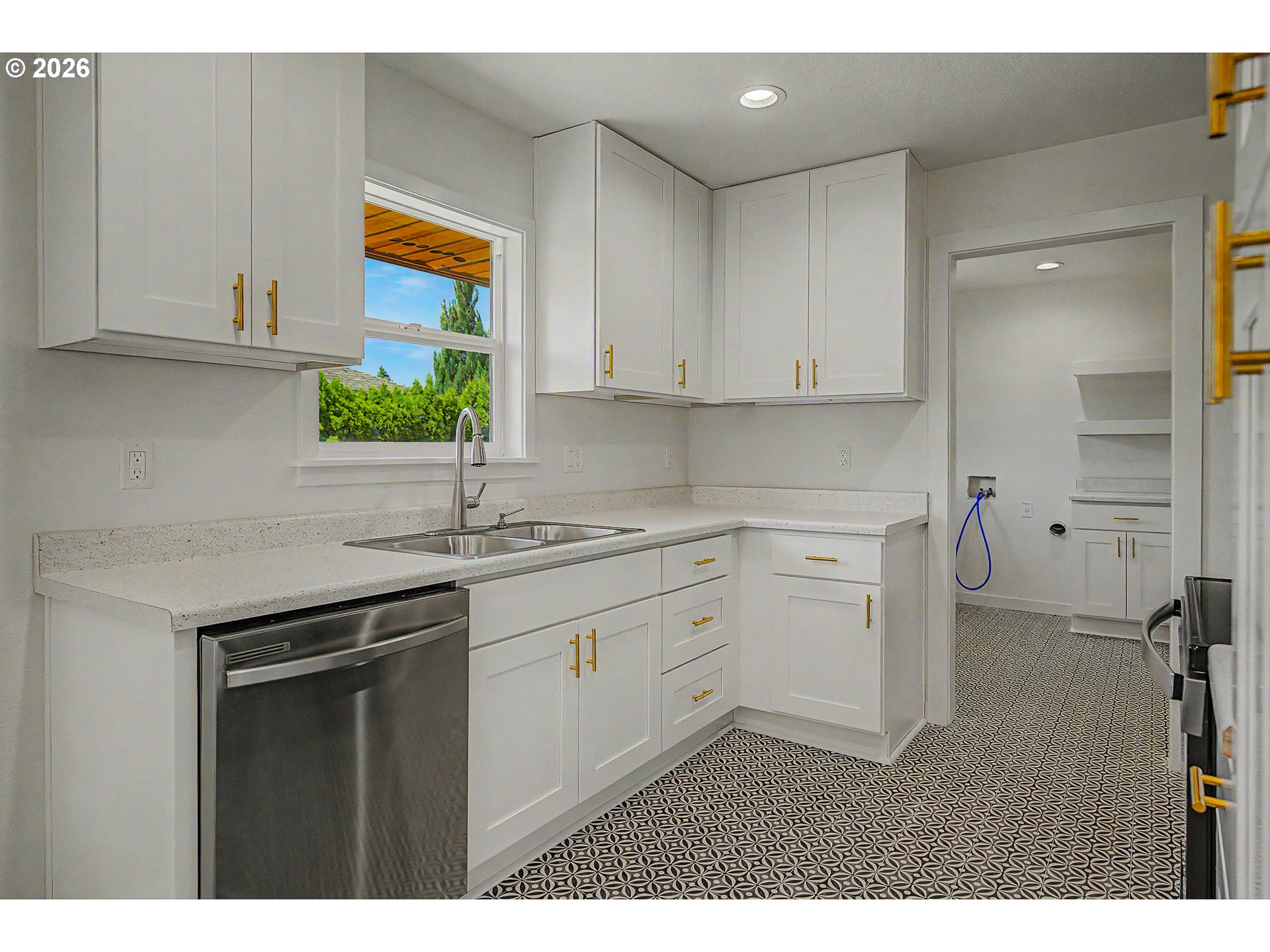 1315 N LOCUST ST