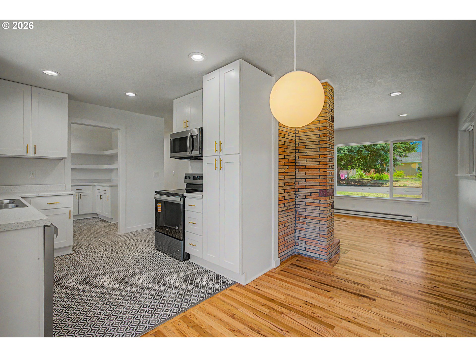 1315 N LOCUST ST