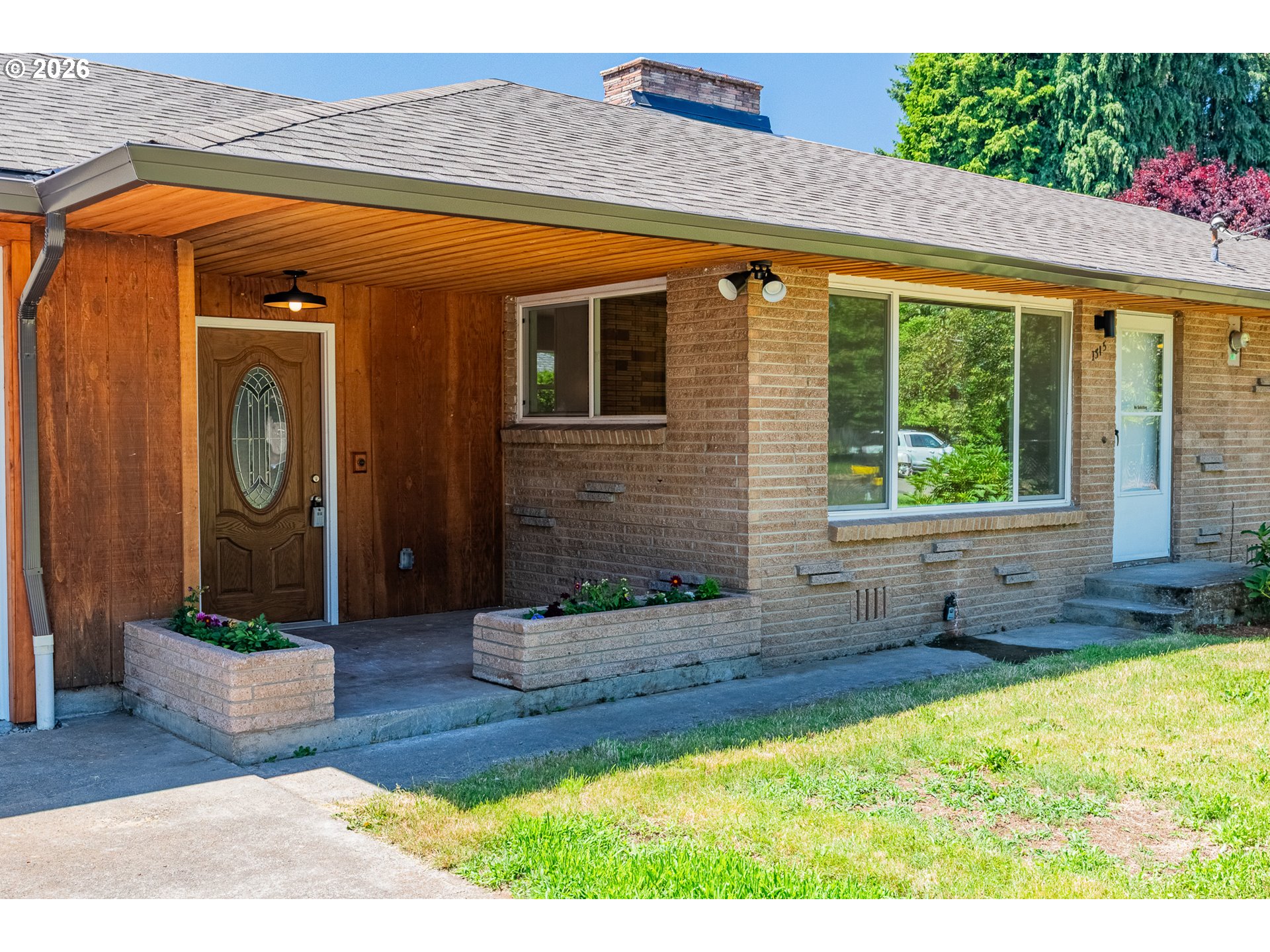 1315 N LOCUST ST