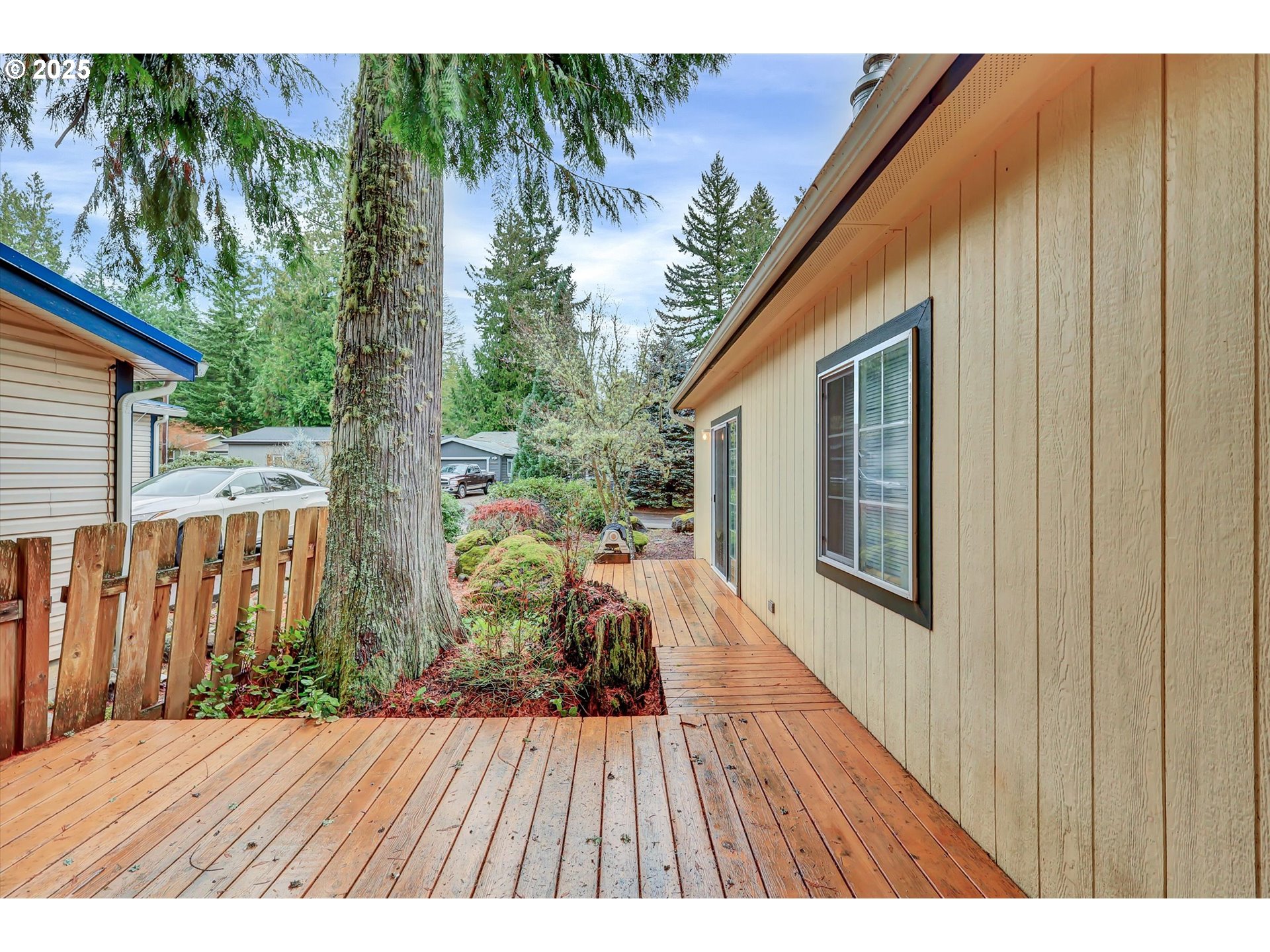 24702 E CEDAR HILL TER