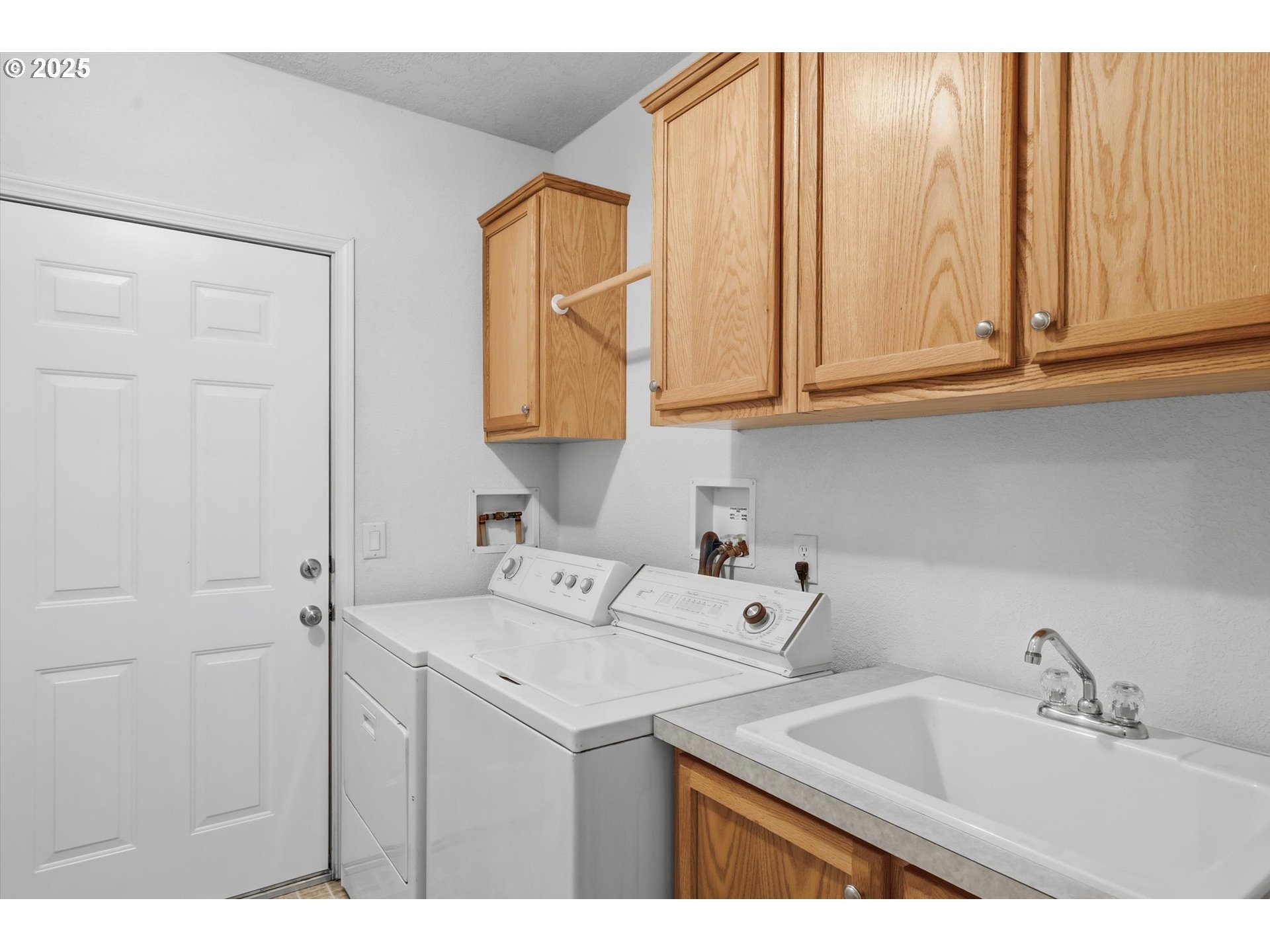 24702 E CEDAR HILL TER