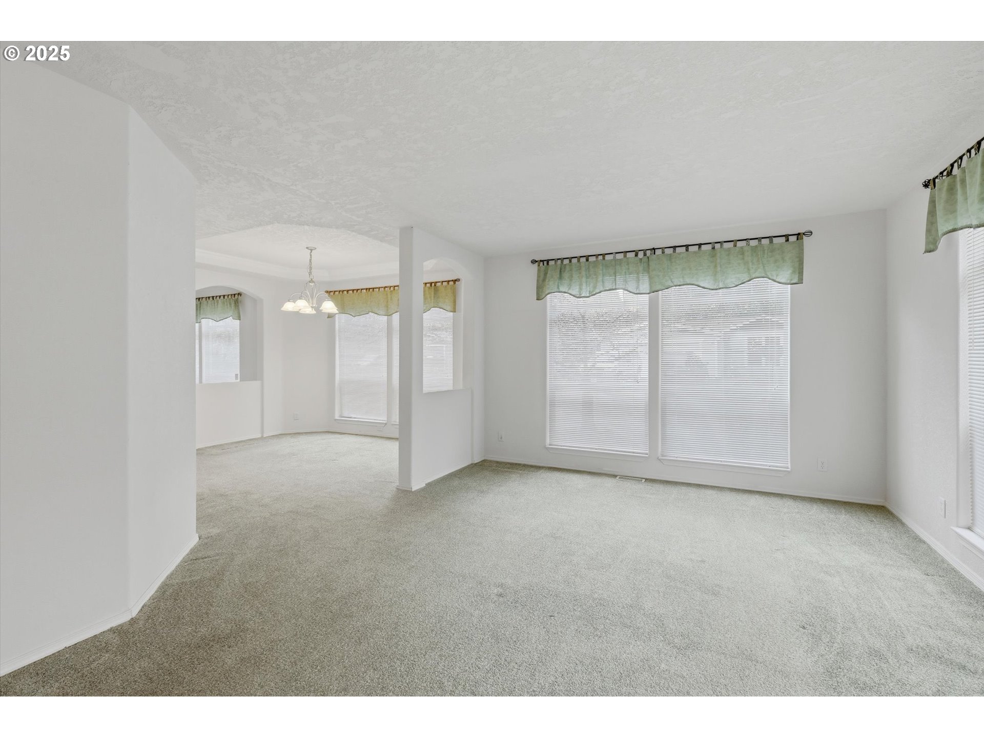 24702 E CEDAR HILL TER