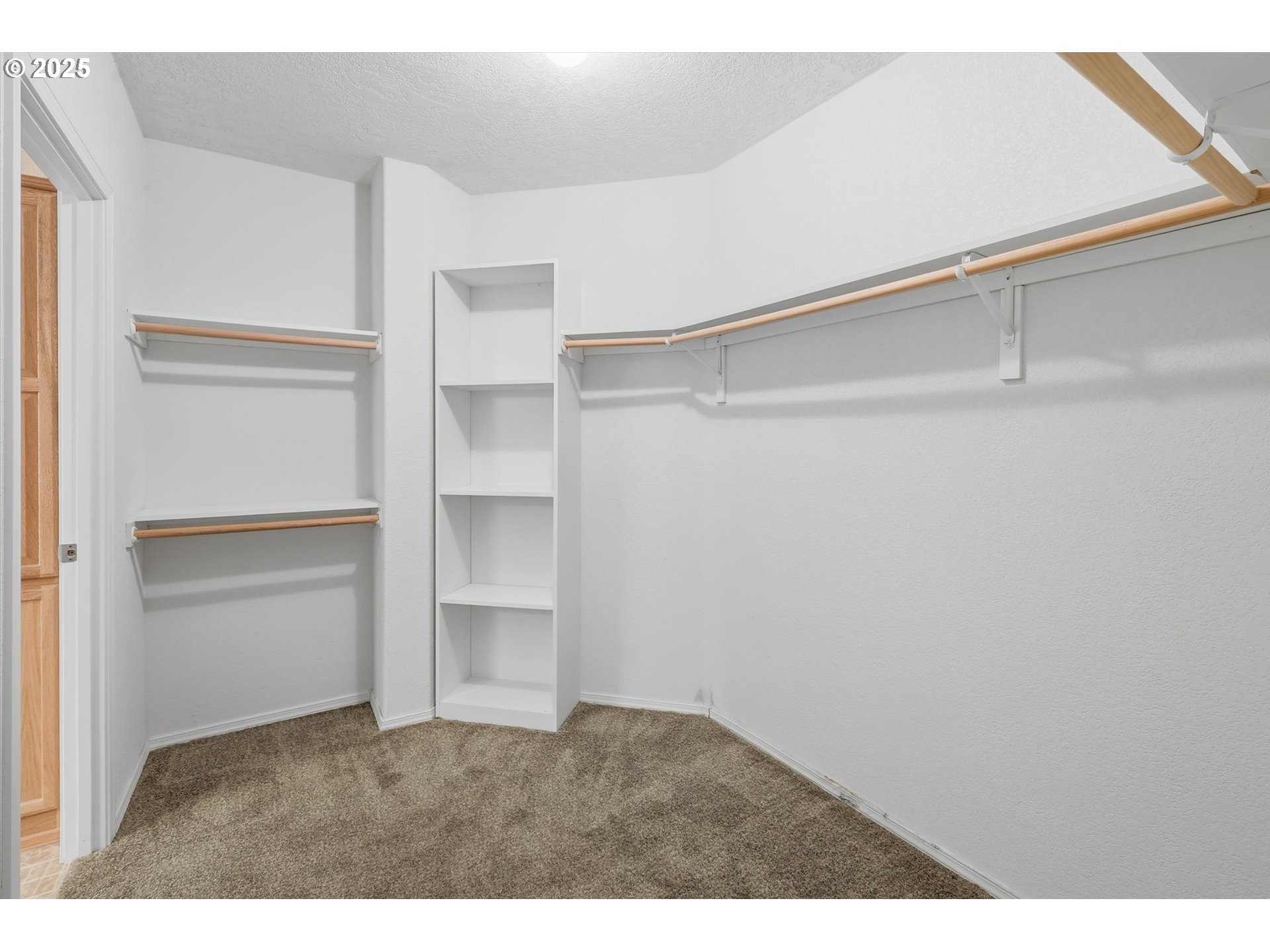 24702 E CEDAR HILL TER