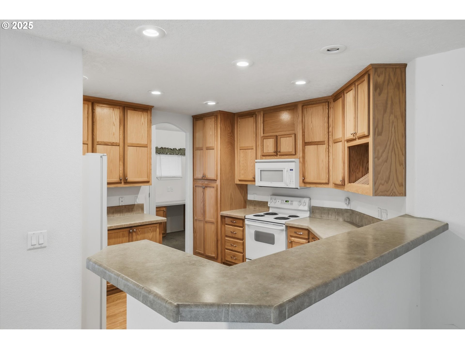 24702 E CEDAR HILL TER