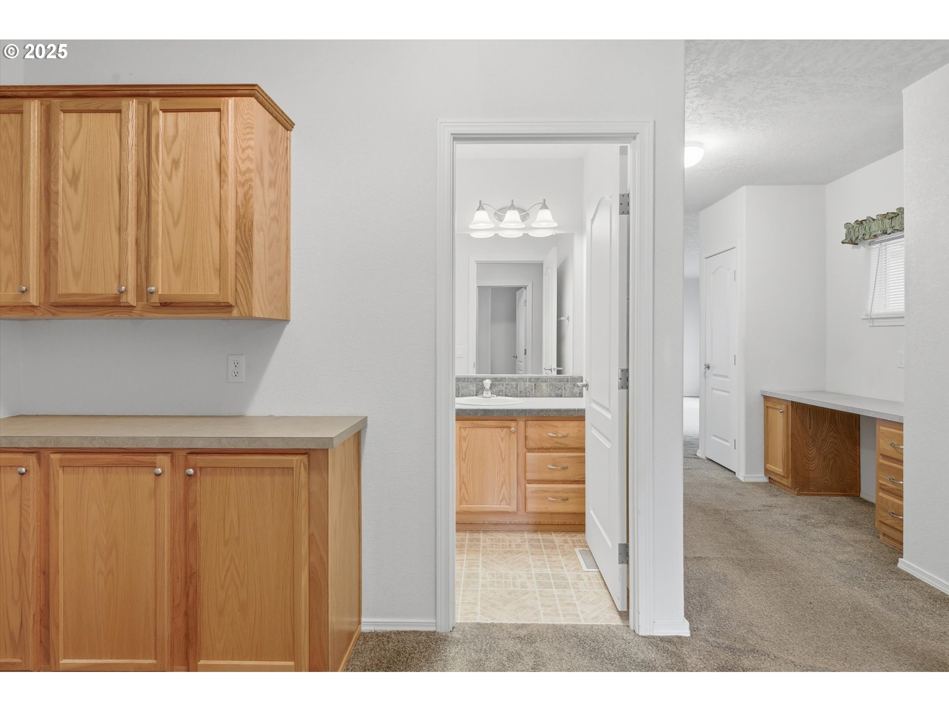 24702 E CEDAR HILL TER