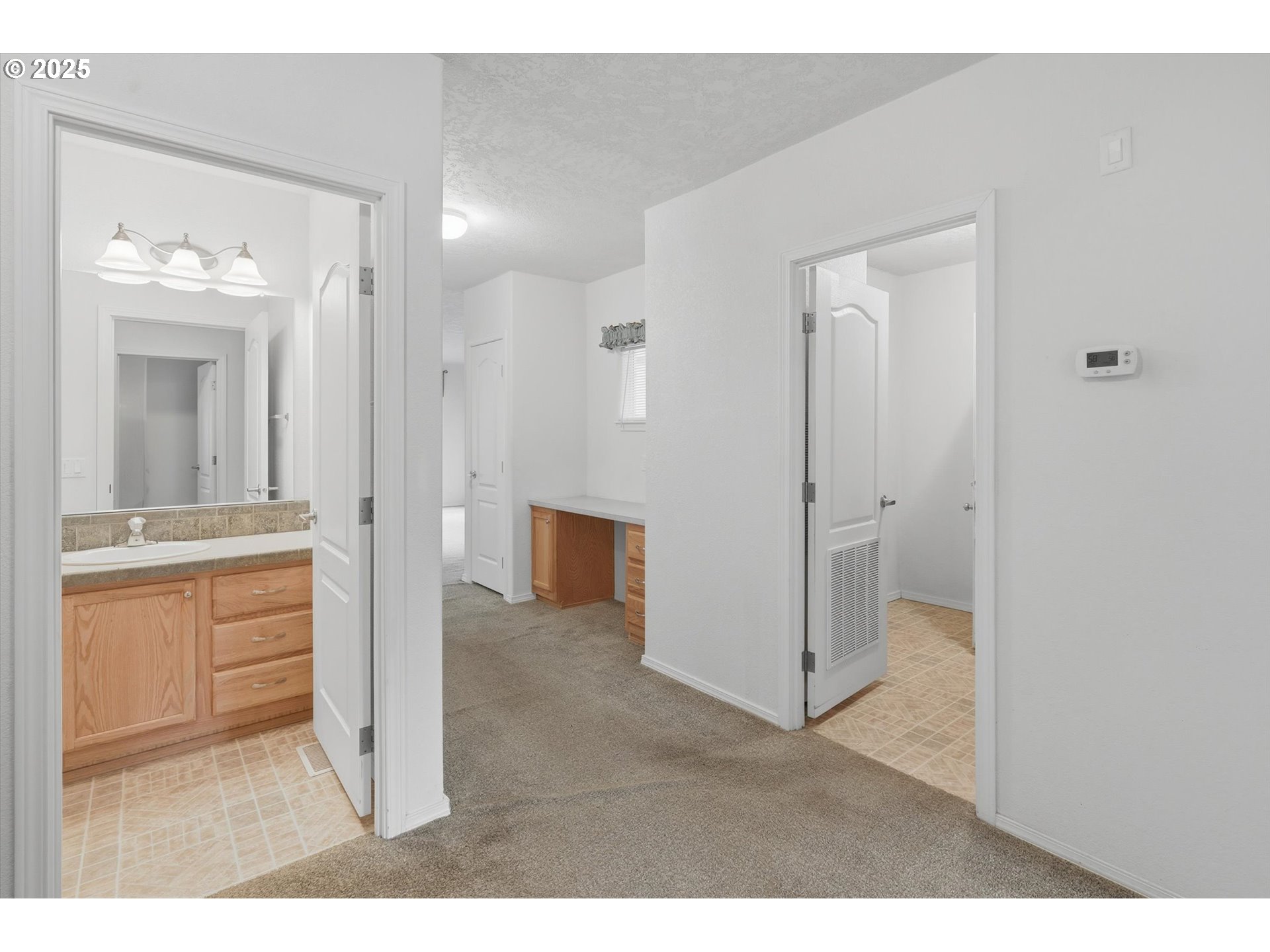 24702 E CEDAR HILL TER