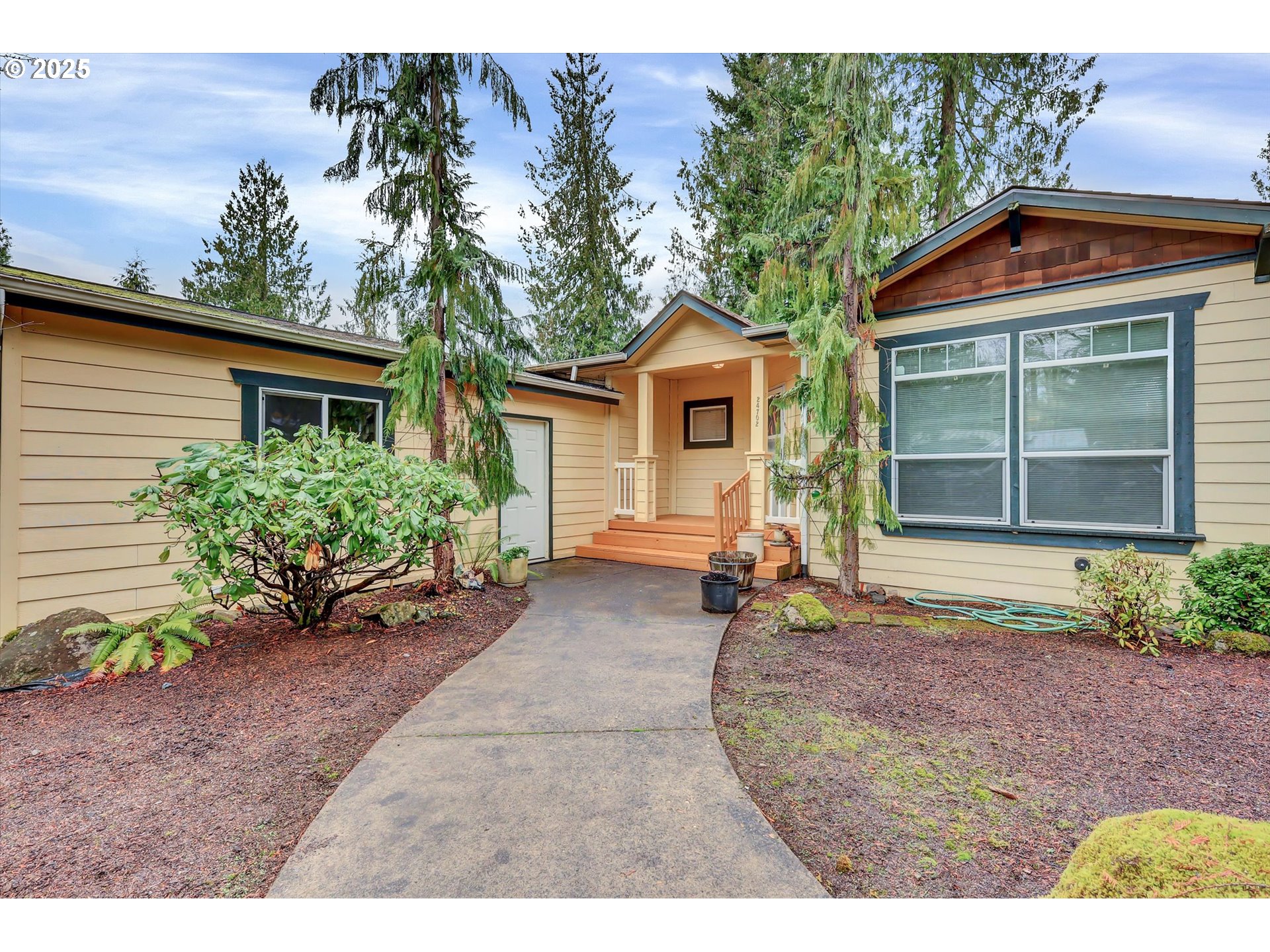 24702 E CEDAR HILL TER