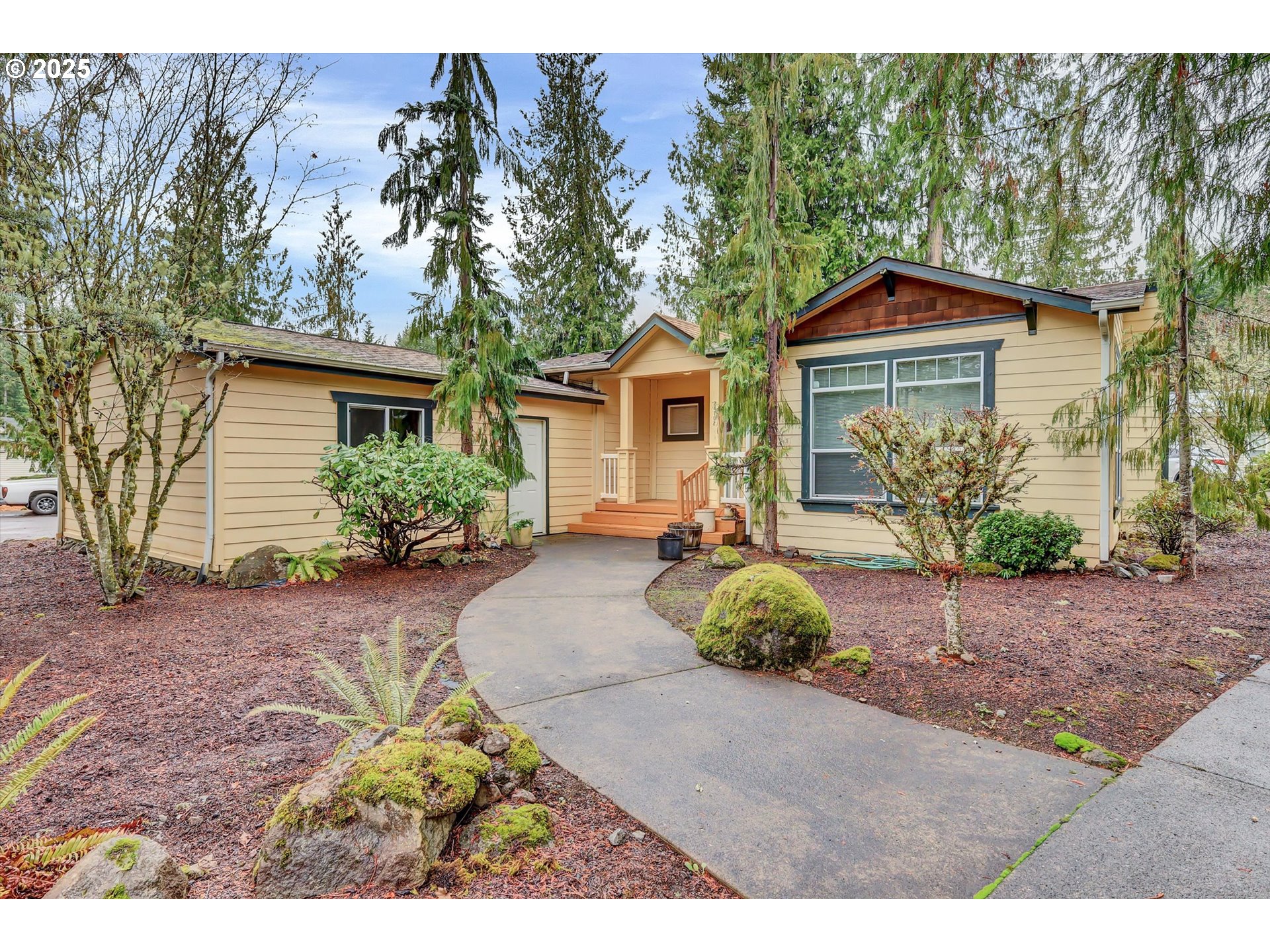 24702 E CEDAR HILL TER