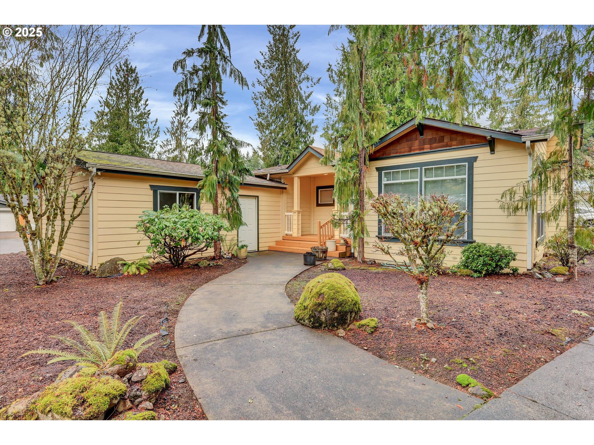 24702 E CEDAR HILL TER