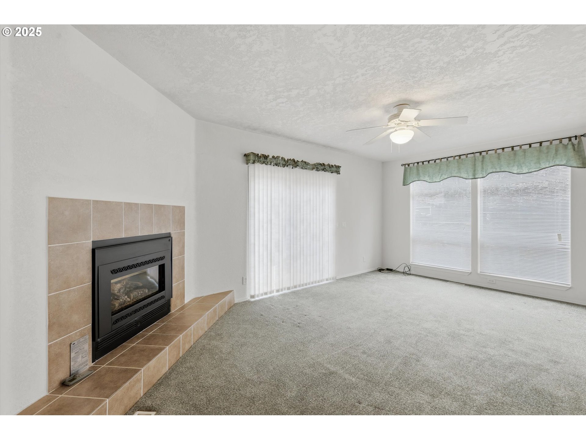 24702 E CEDAR HILL TER