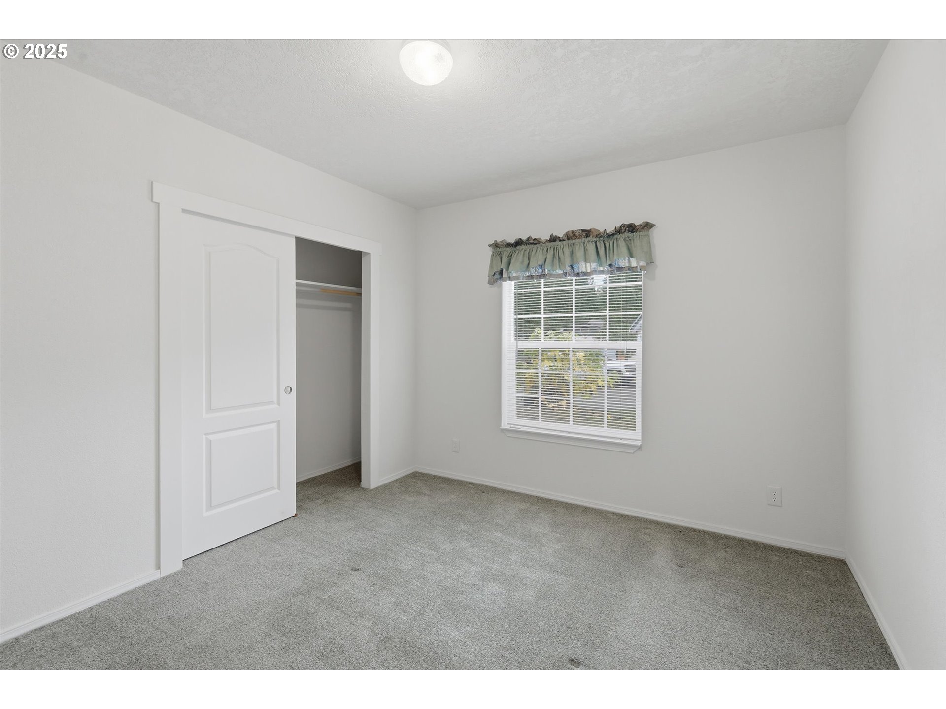 24702 E CEDAR HILL TER