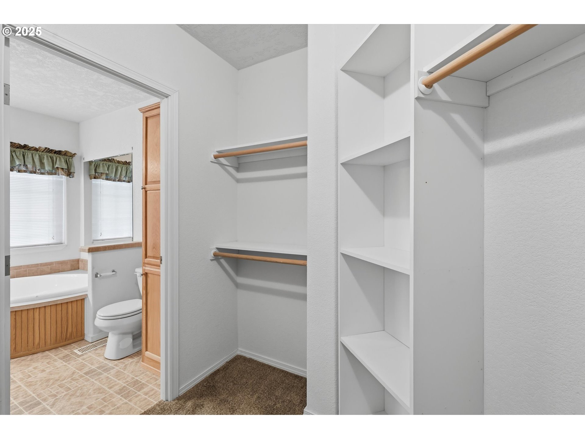 24702 E CEDAR HILL TER