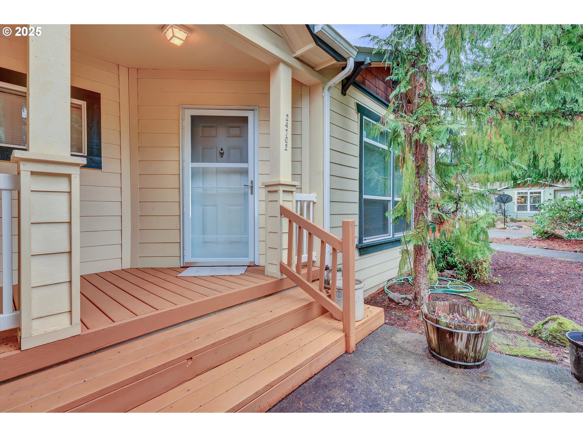 24702 E CEDAR HILL TER