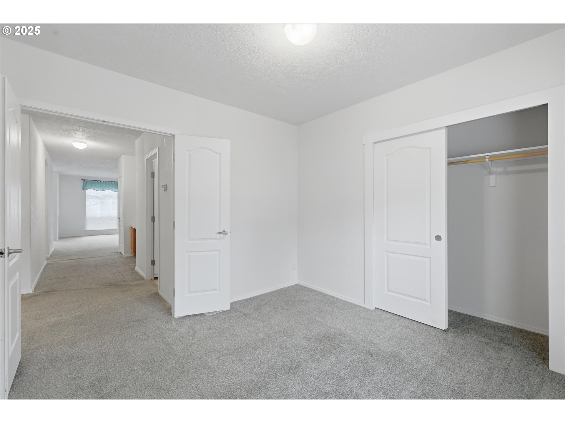 24702 E CEDAR HILL TER