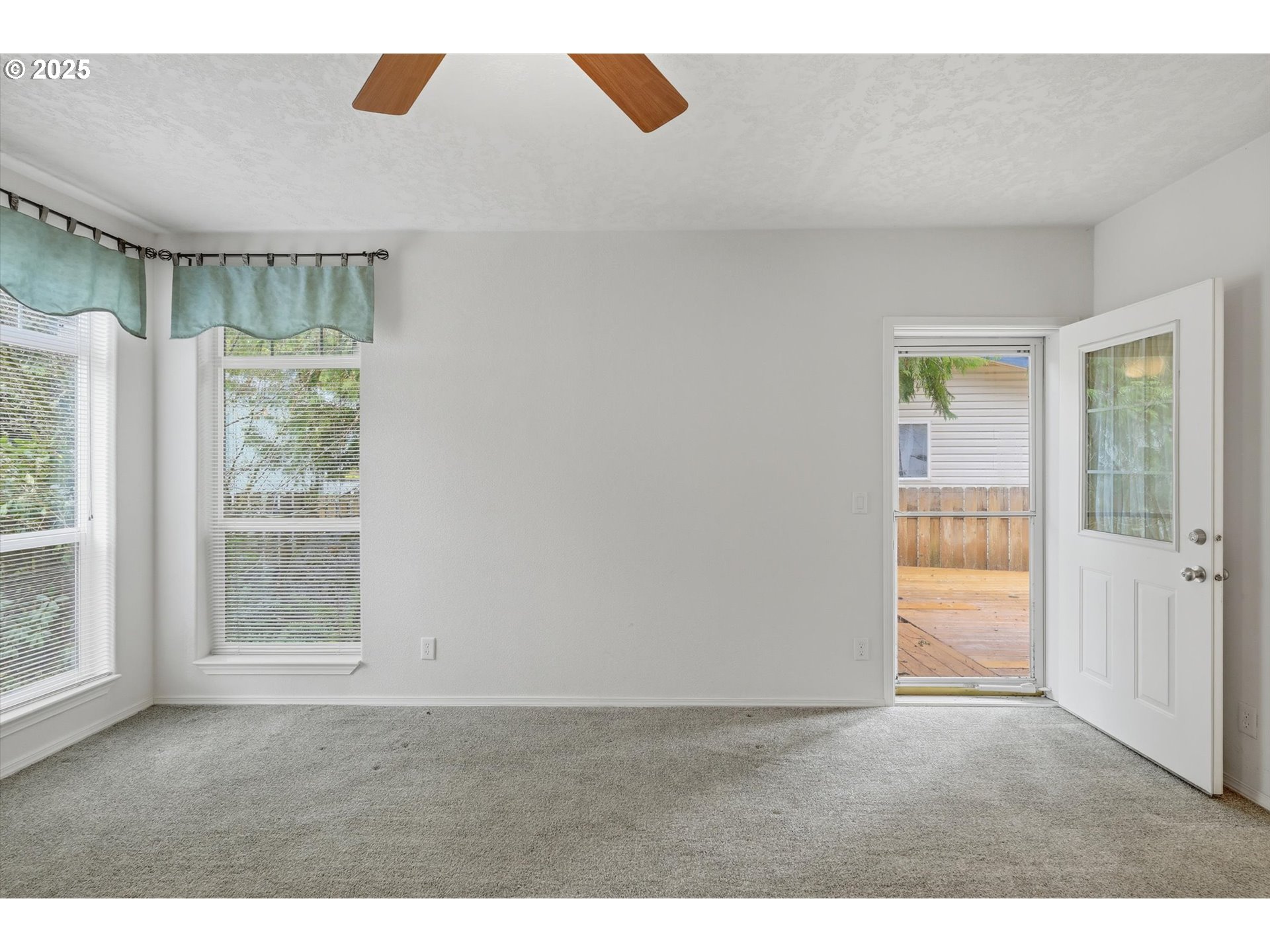 24702 E CEDAR HILL TER