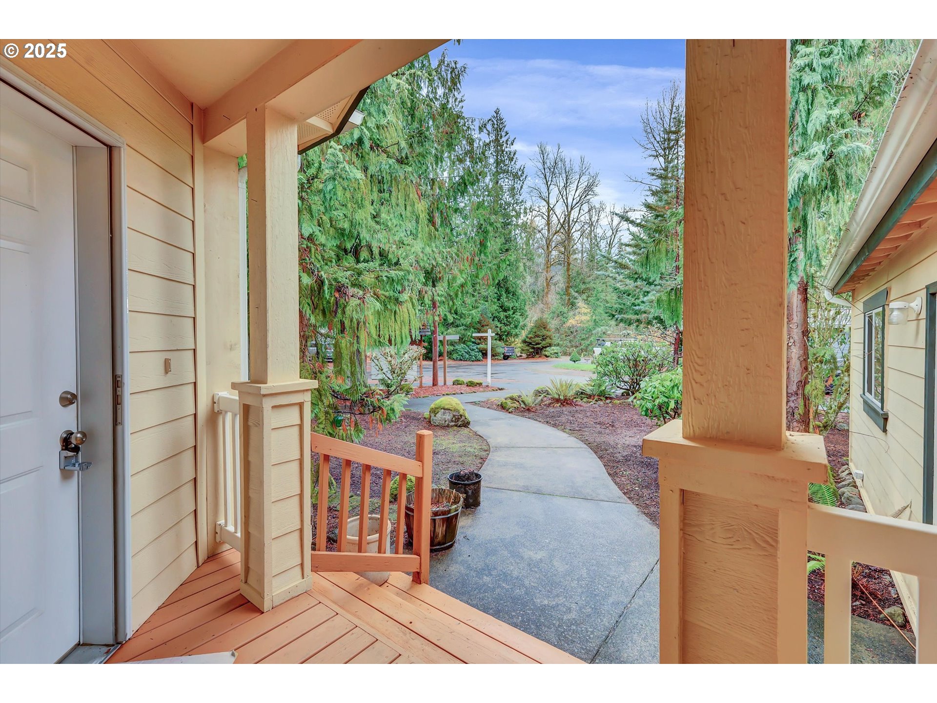 24702 E CEDAR HILL TER