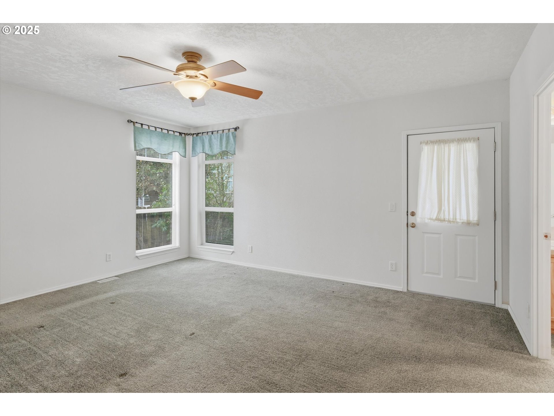 24702 E CEDAR HILL TER