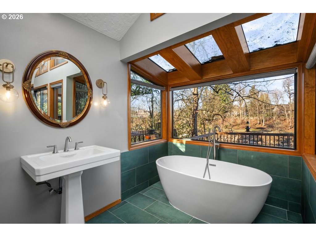 15741 S WASHINGTON ST