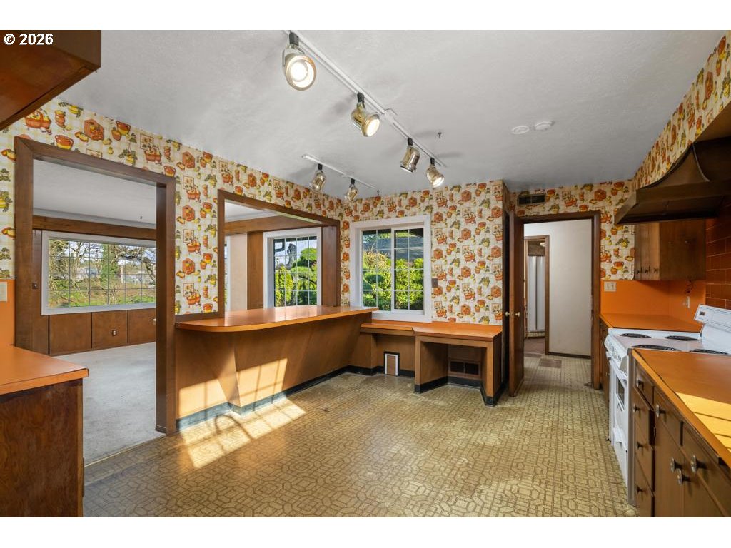 15741 S WASHINGTON ST