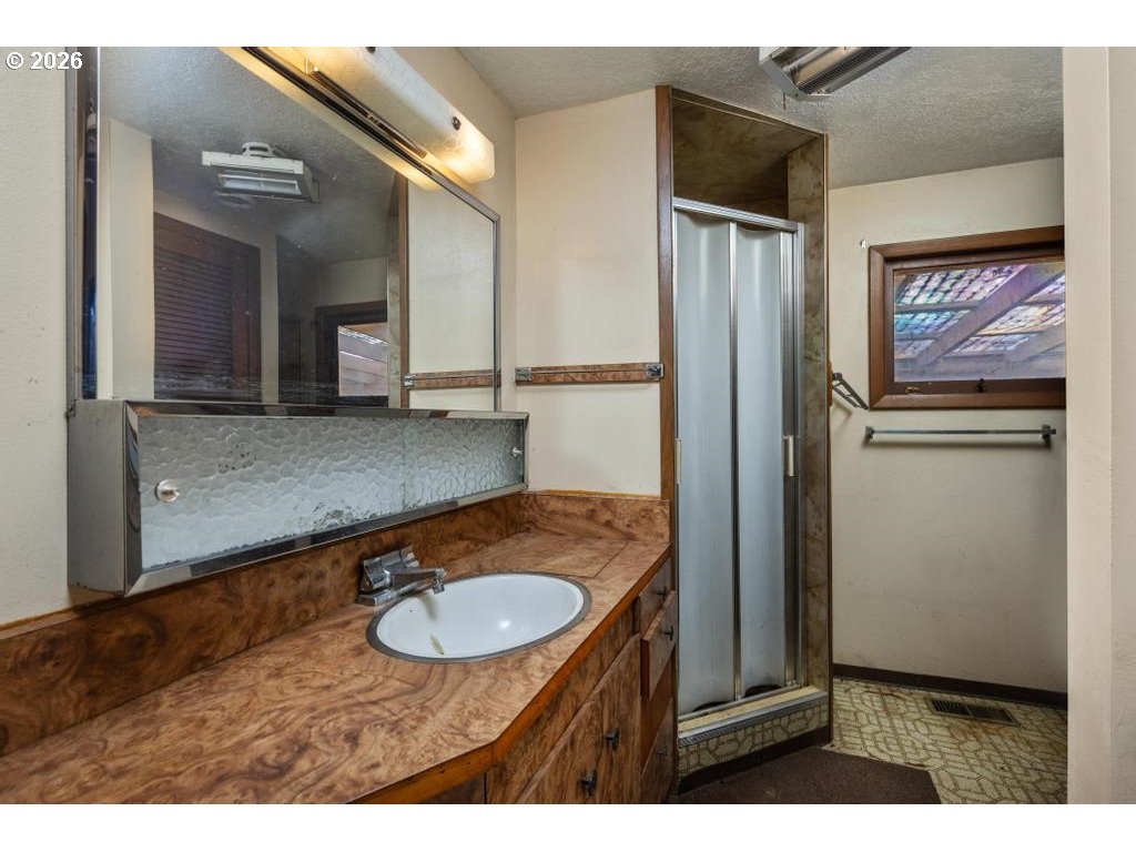 15741 S WASHINGTON ST