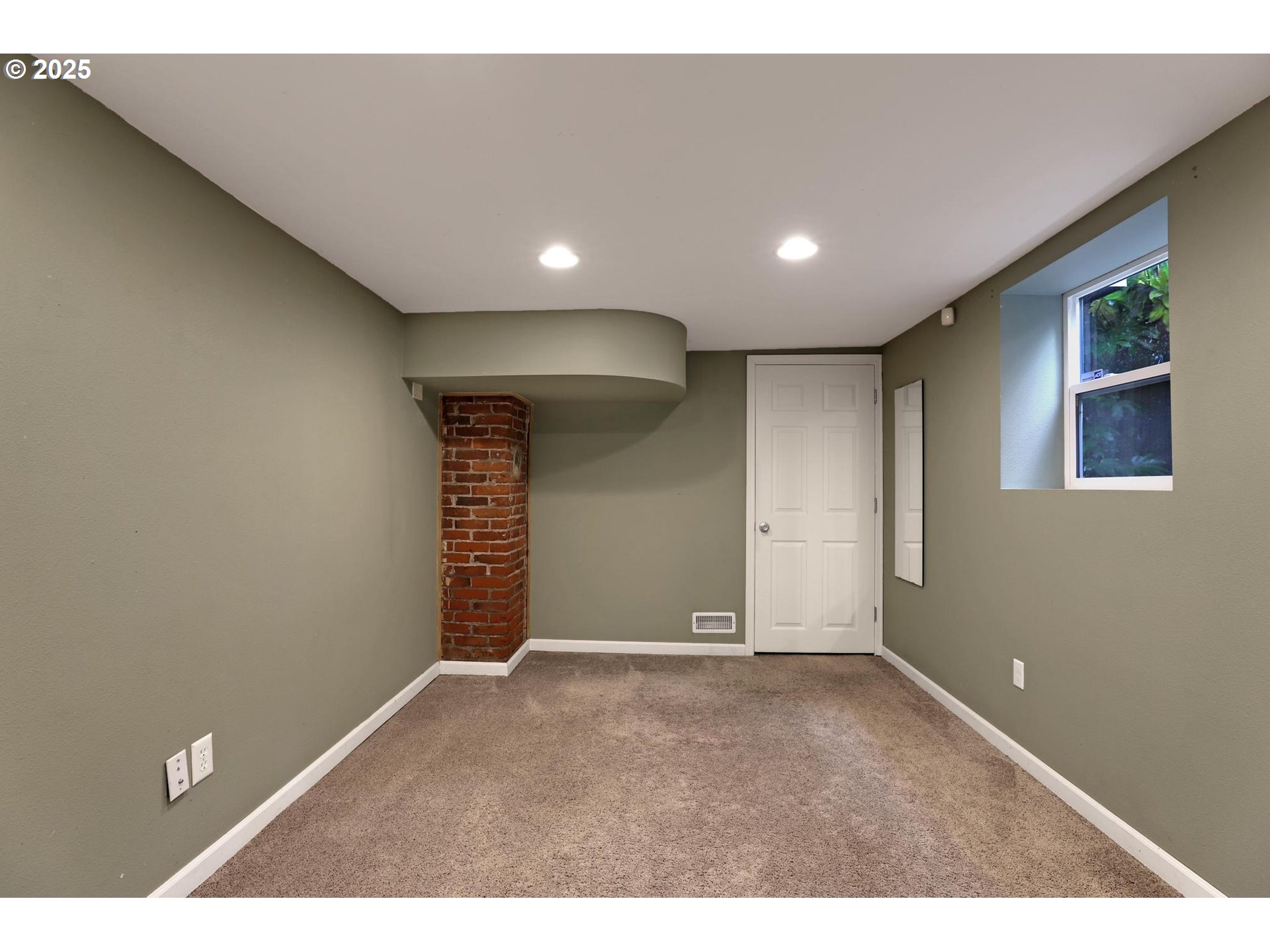 3607 NE 13TH AVE