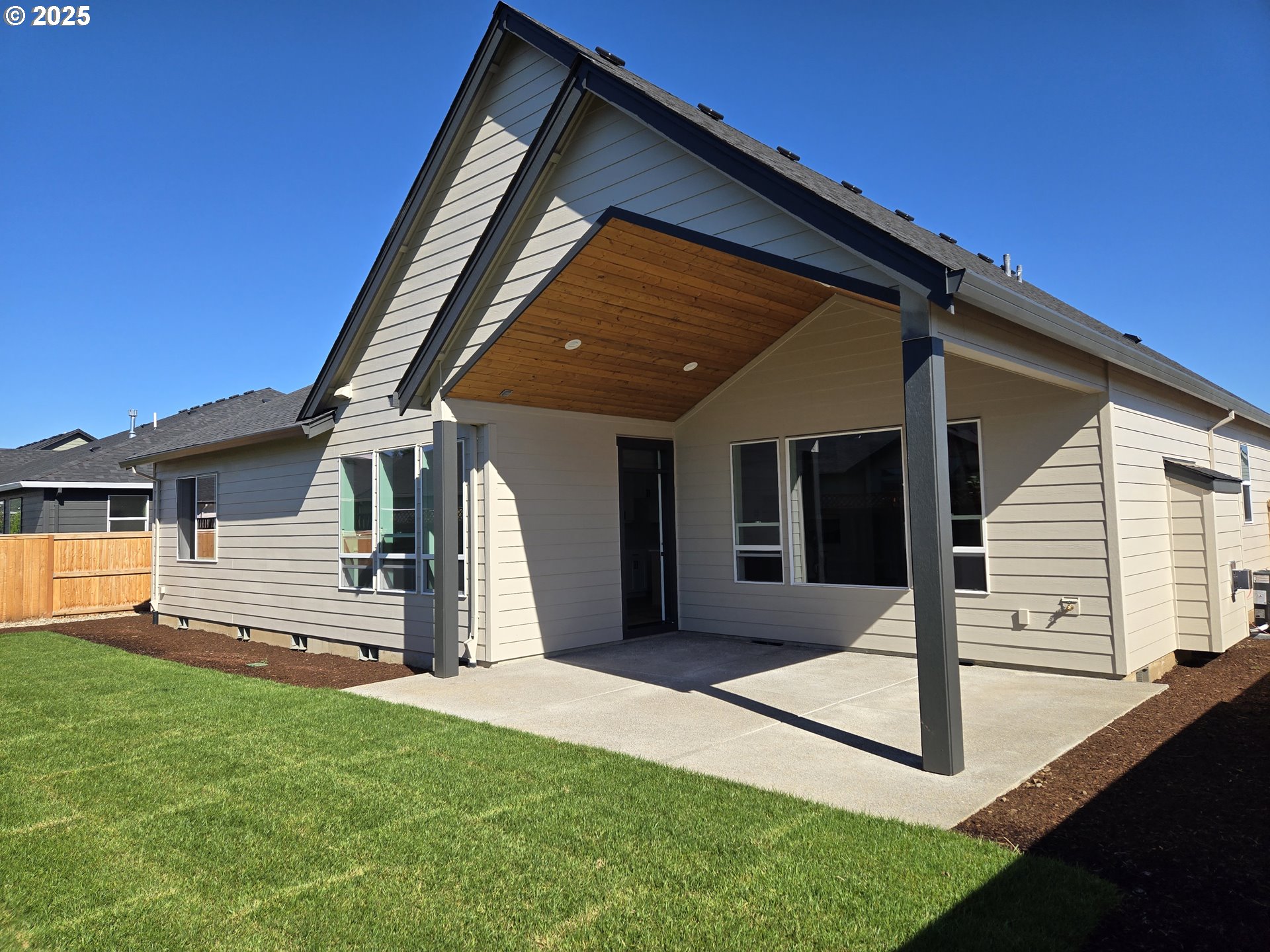 1943 SE 10TH PL, Canby