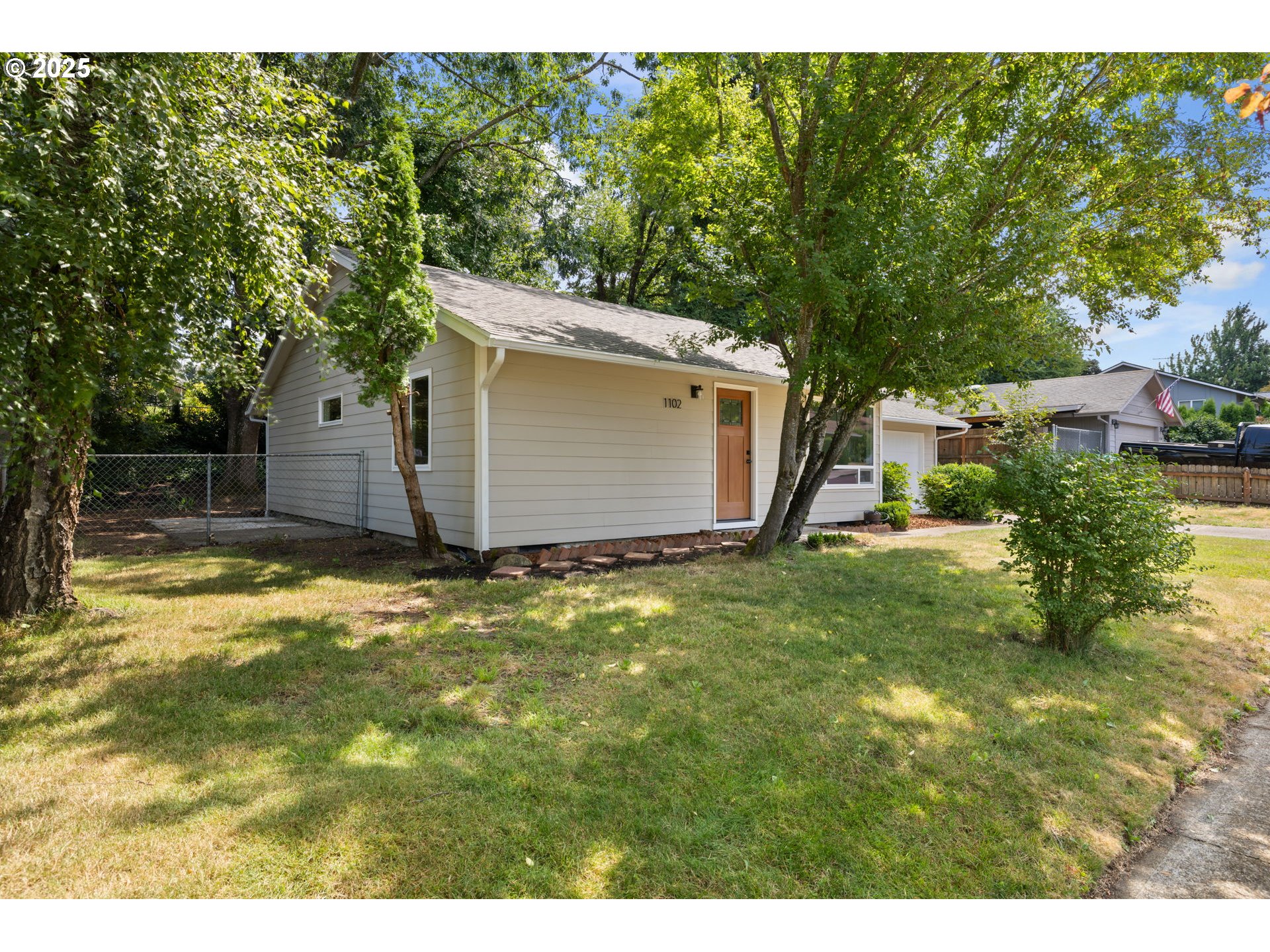 1102 SE 209TH AVE