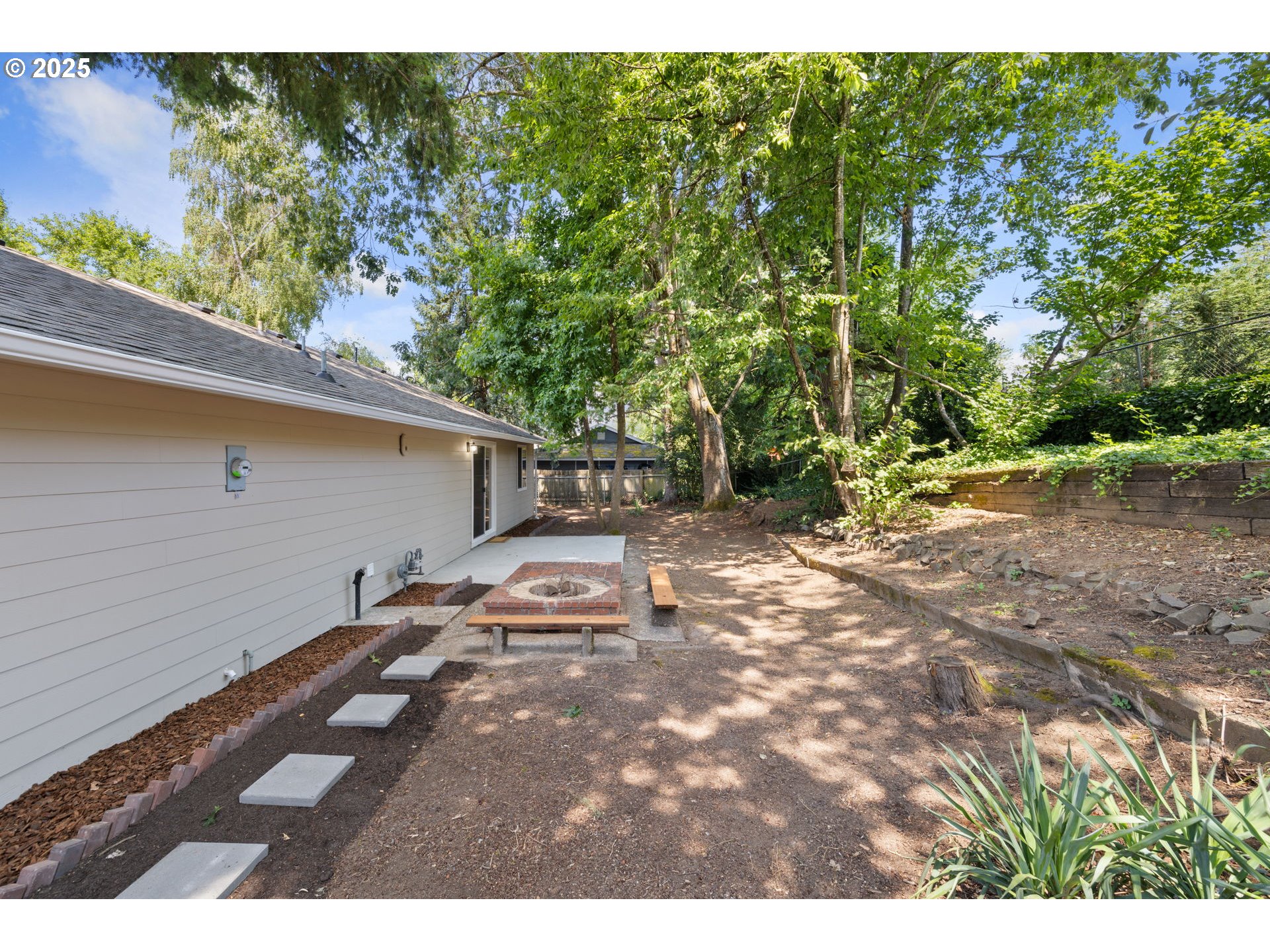 1102 SE 209TH AVE